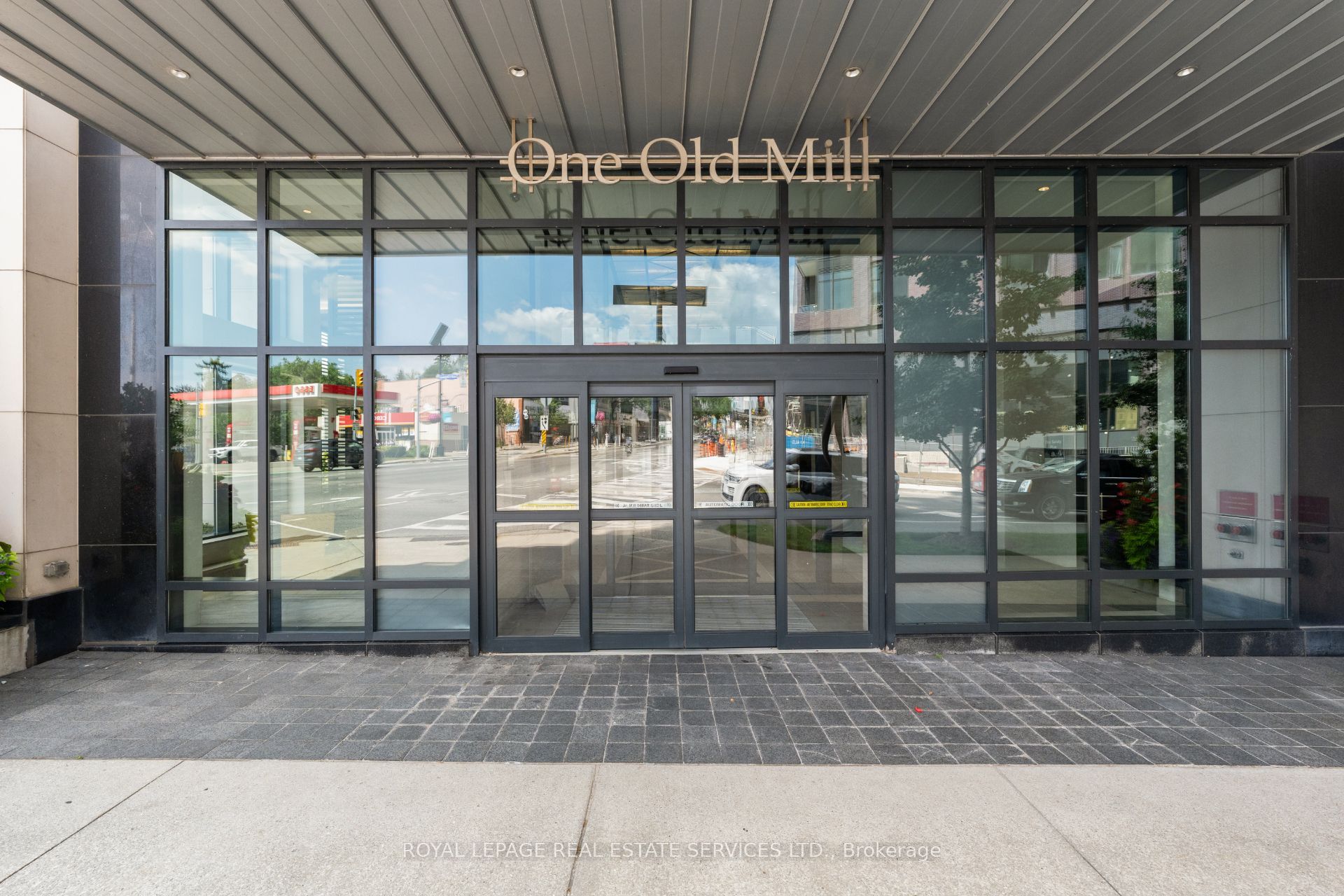 1 Old Mill Drive 107, Toronto, ON M6S 0A1 photo 2