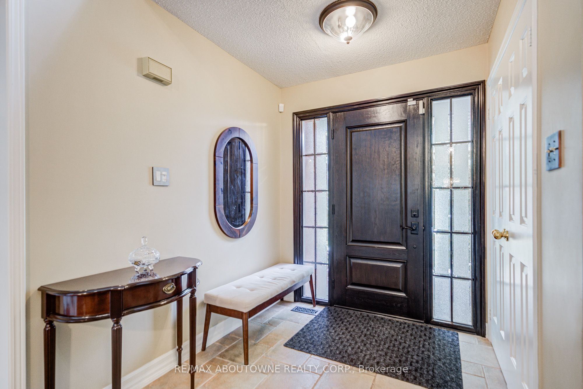 1511 Stoneybrook Trail, Oakville, ON L6M 2R4 photo 4