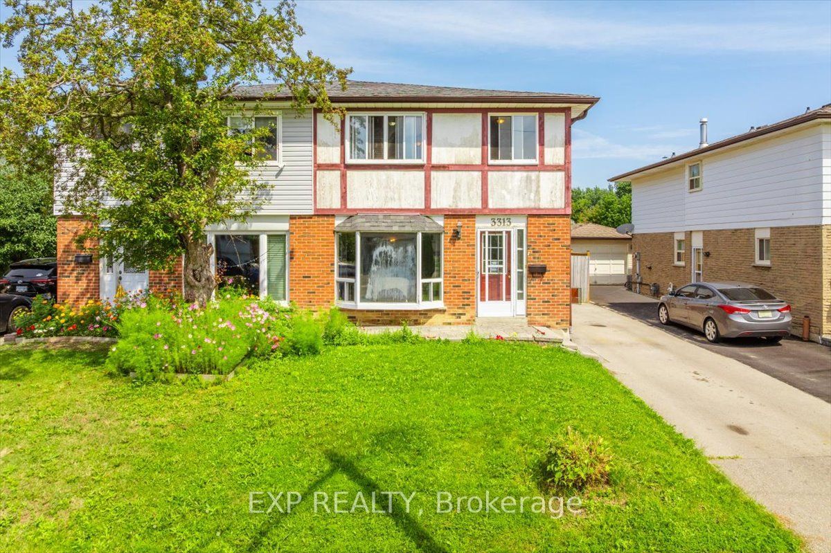 3313 Acala Crescent, Mississauga, ON L5A 3E4