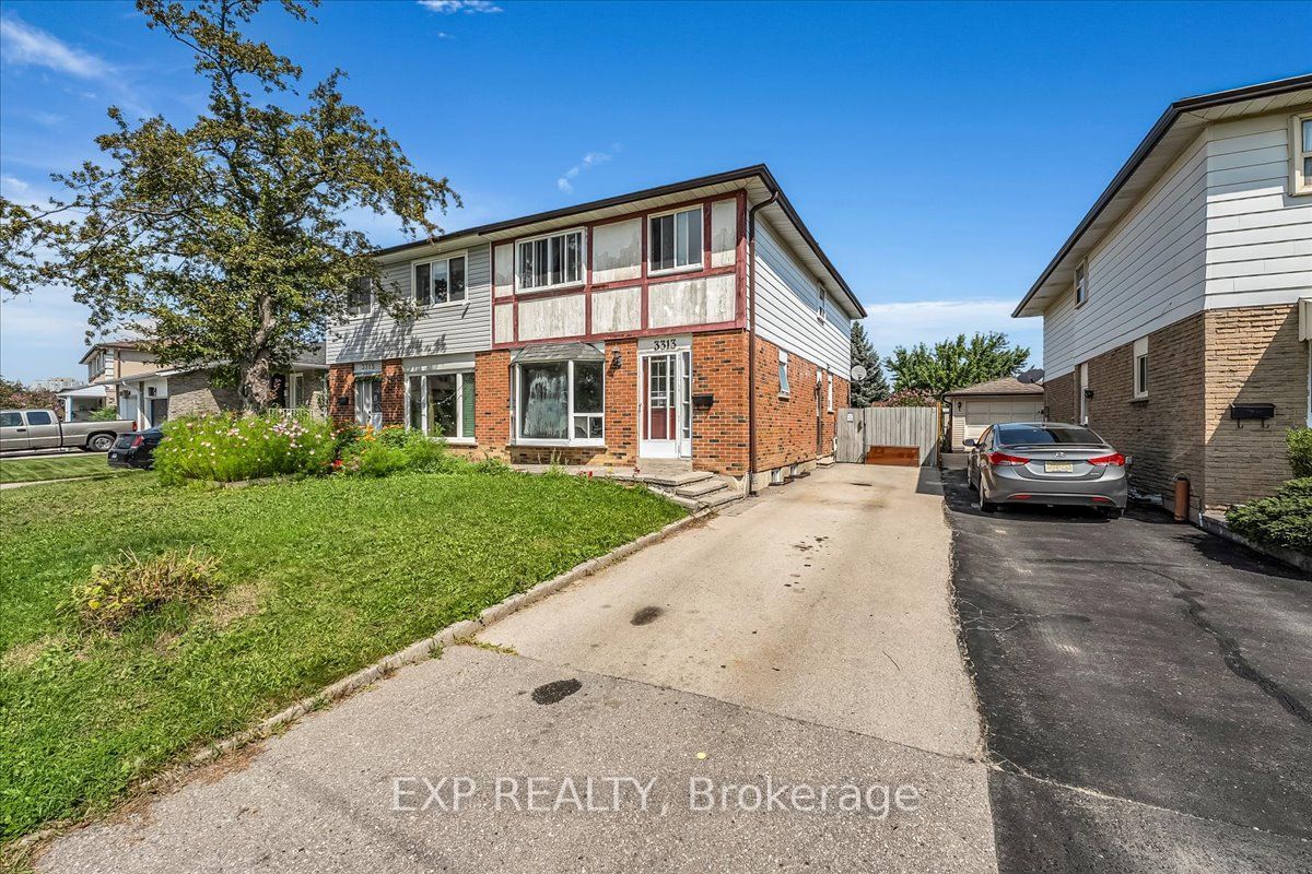 3313 Acala Crescent, Mississauga, ON L5A 3E4 photo 4