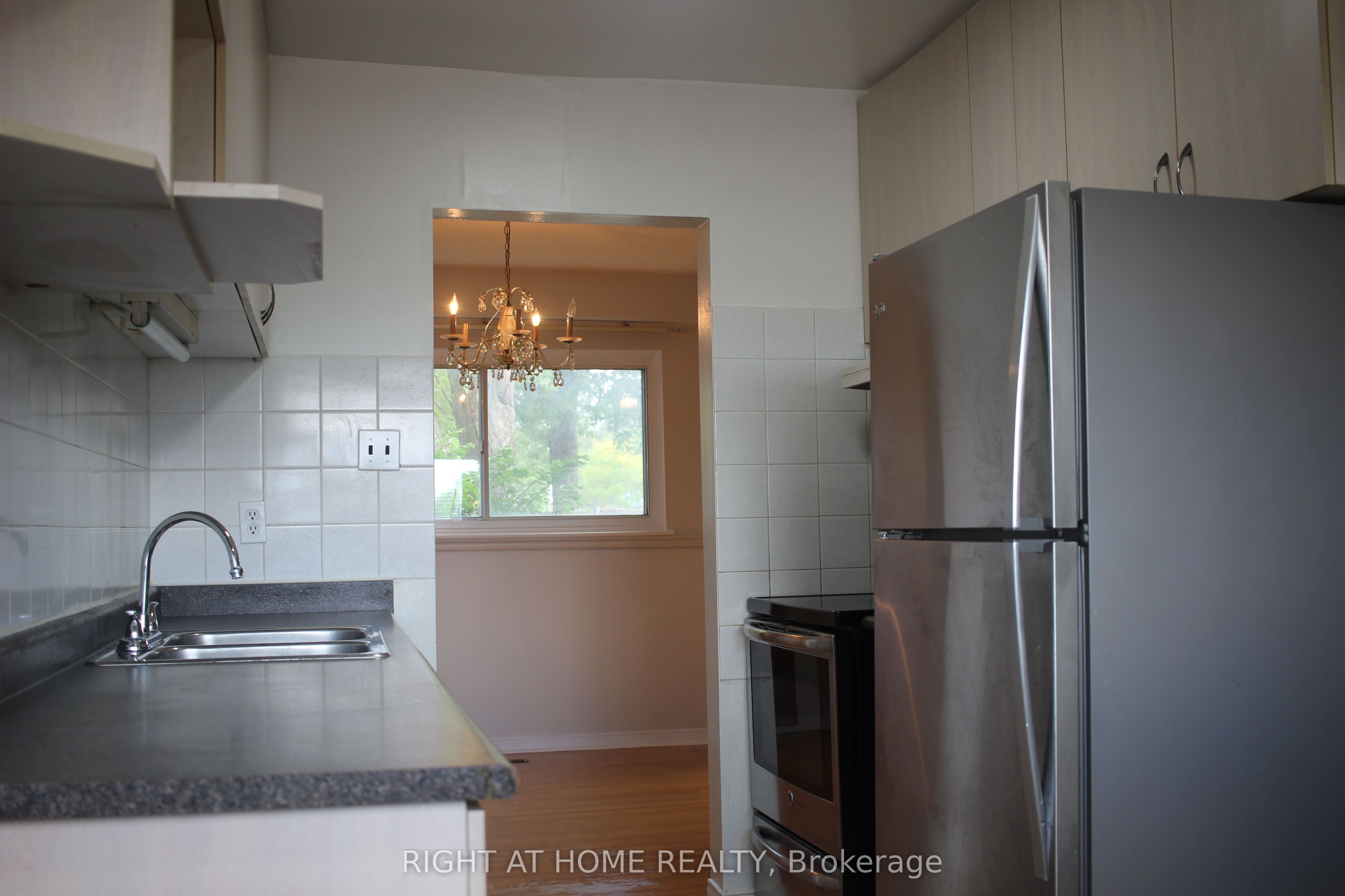 10 Fleetwood Crescent 10, Brampton, ON L6T 2E5 photo 3