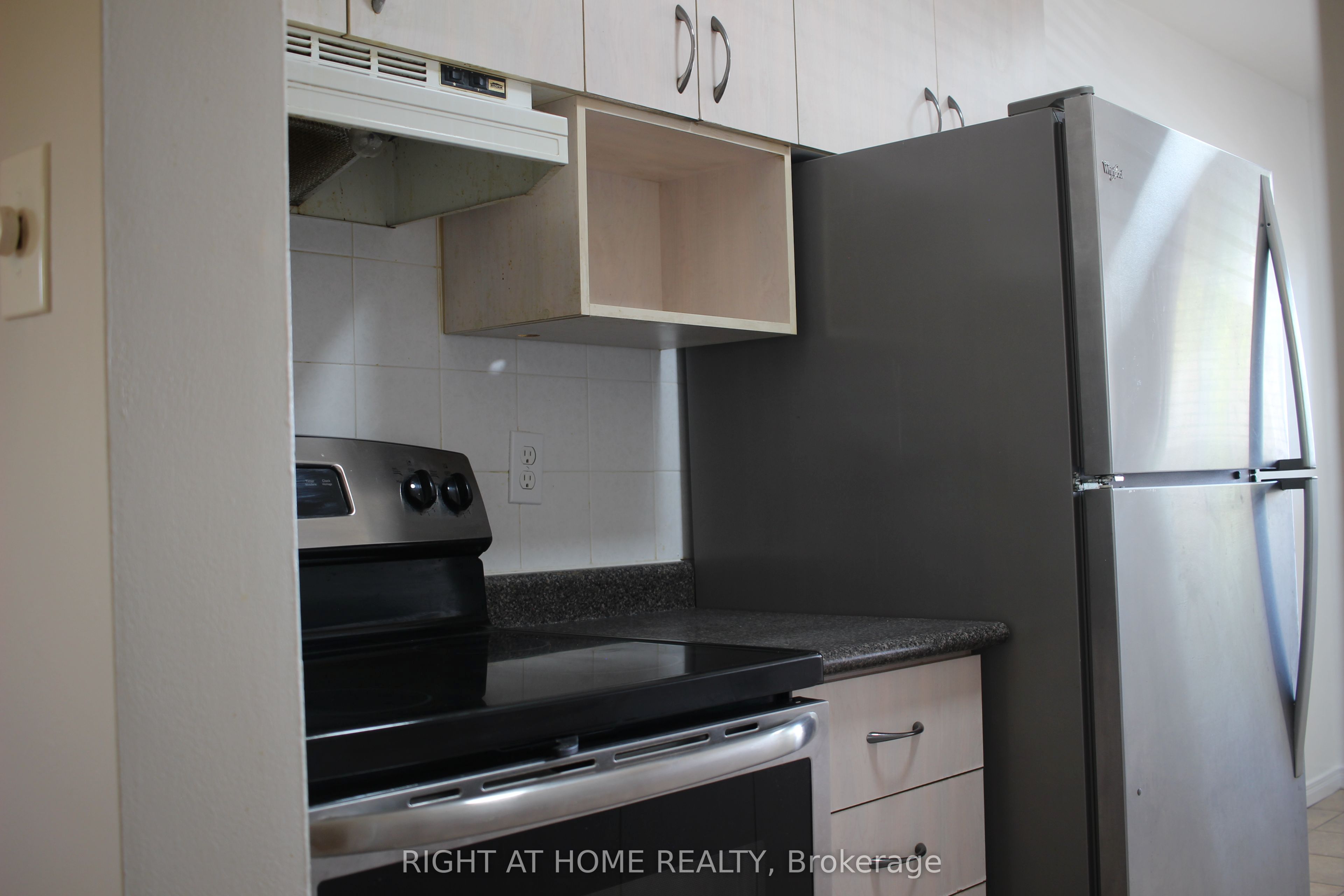 10 Fleetwood Crescent 10, Brampton, ON L6T 2E5 photo 4