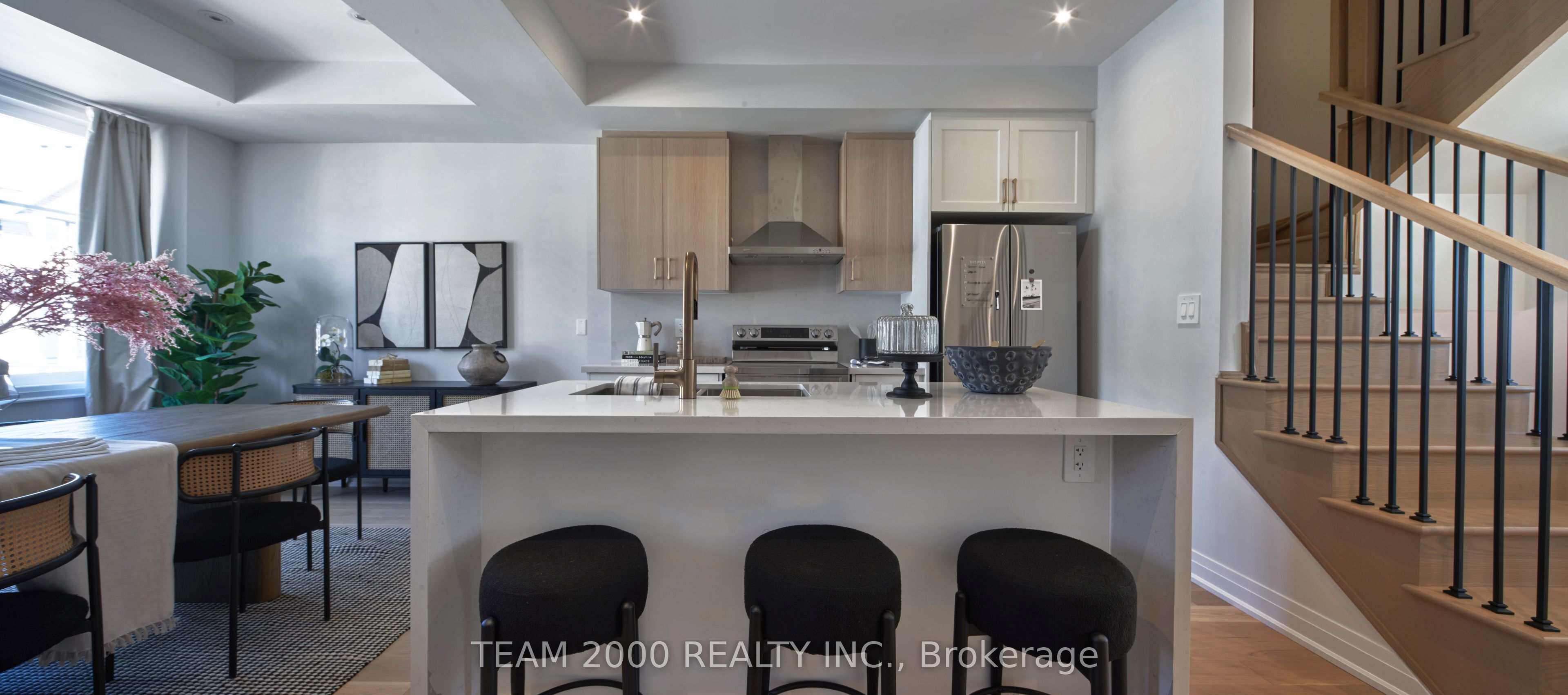5934 Saigon Street, Mississauga, ON L5V 0E9