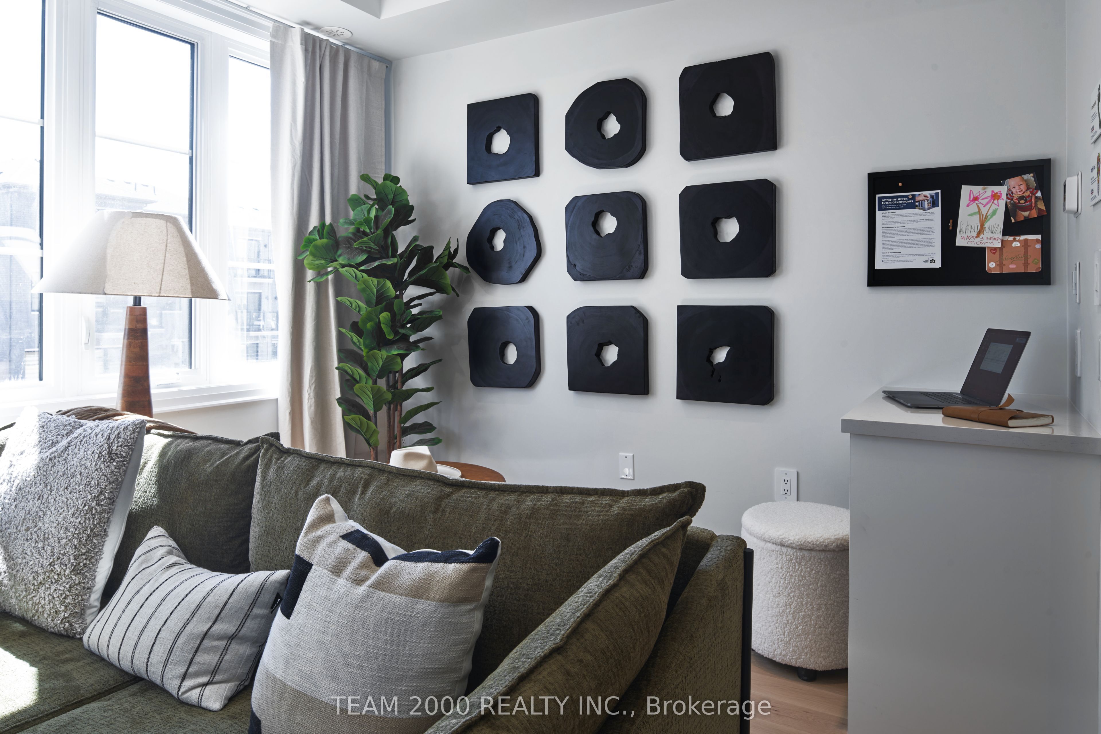 5934 Saigon Street, Mississauga, ON L5V 0E9 photo 5