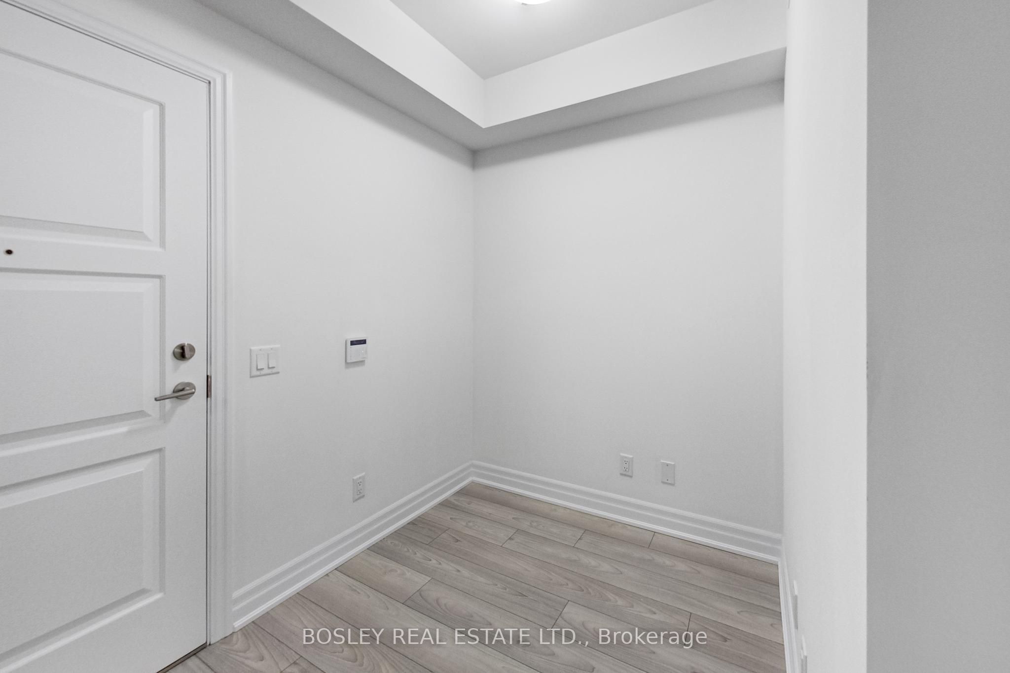 36 Elm Drive W 704, Mississauga, ON L5B 0N3 photo 2
