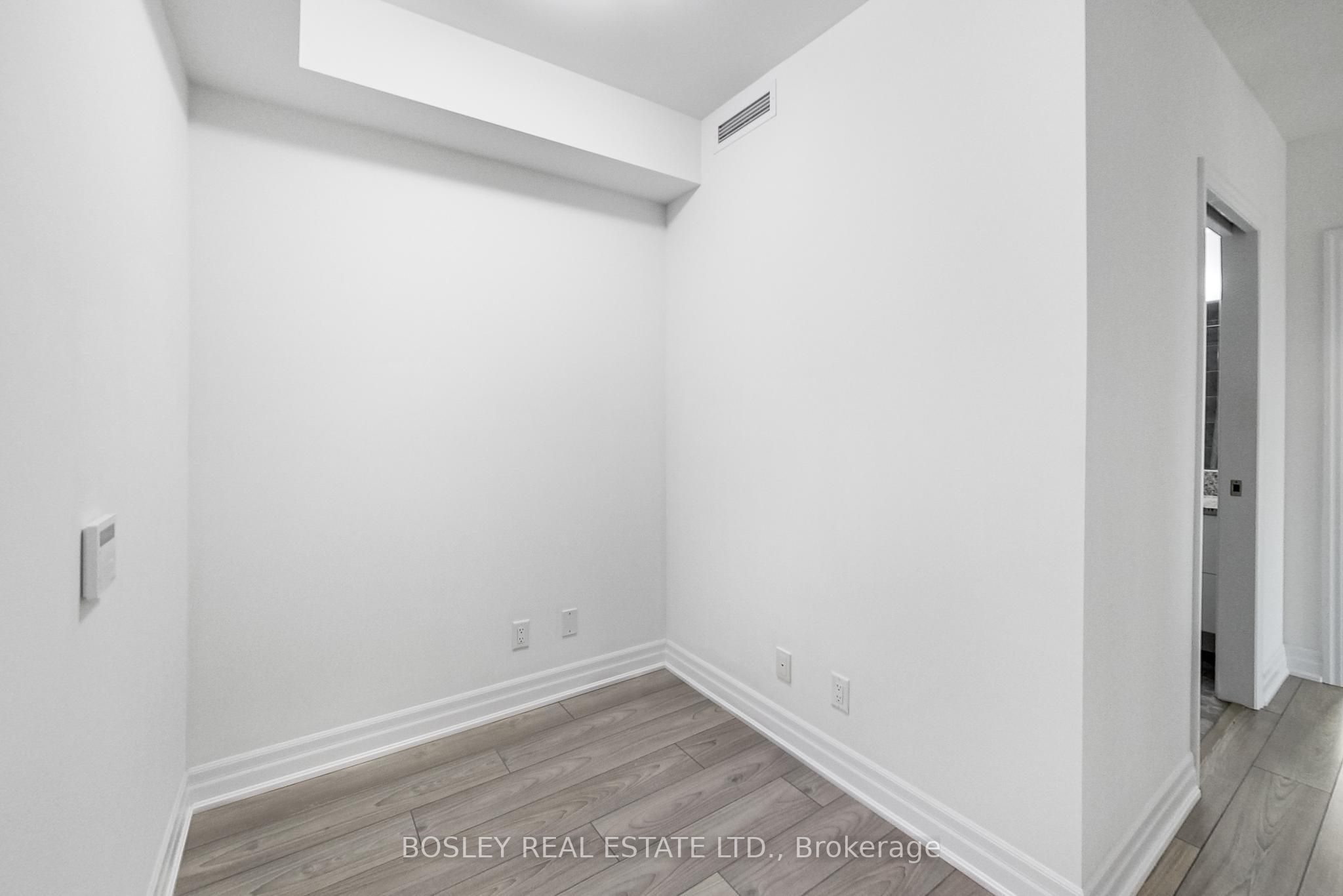 36 Elm Drive W 704, Mississauga, ON L5B 0N3 photo 3