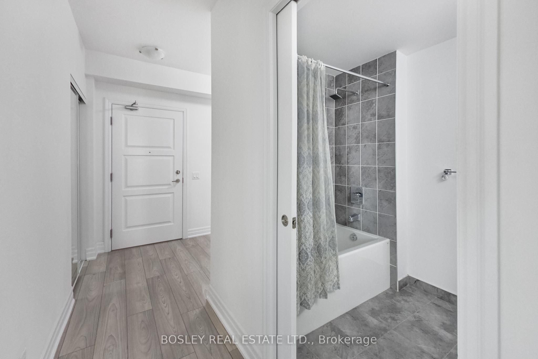 36 Elm Drive W 704, Mississauga, ON L5B 0N3 photo 4