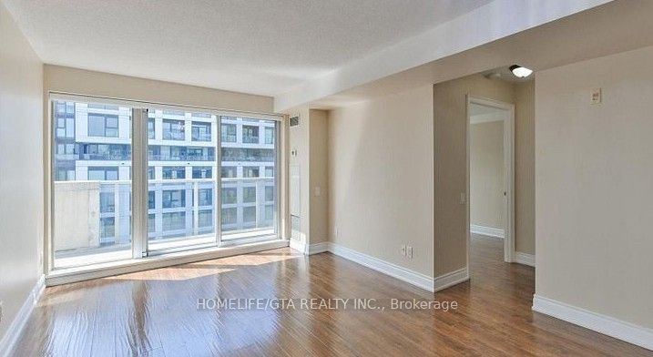 1040 The Queensway Avenue 710, Toronto, ON M8Z 1P7 photo 4