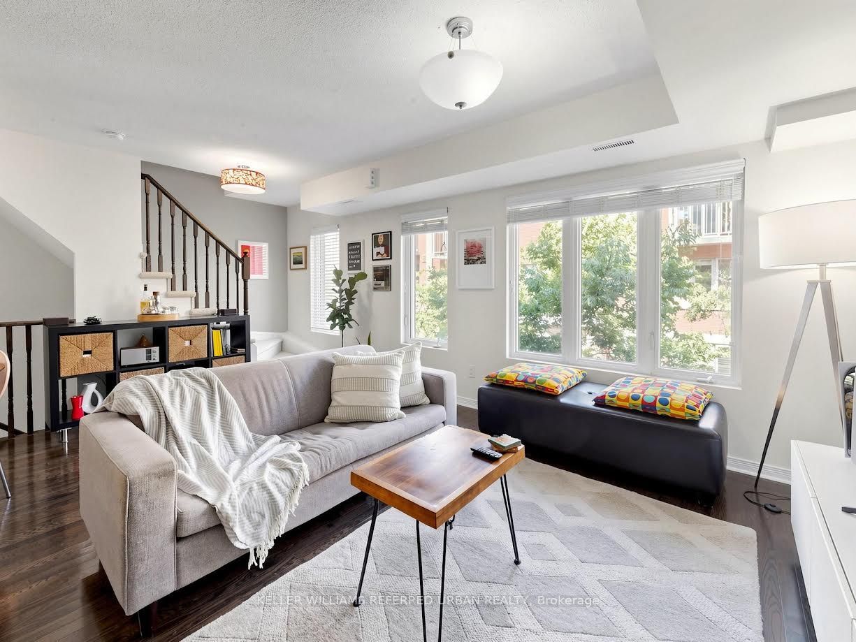 20 Foundry Avenue N 213, Toronto, ON M6H 4L1