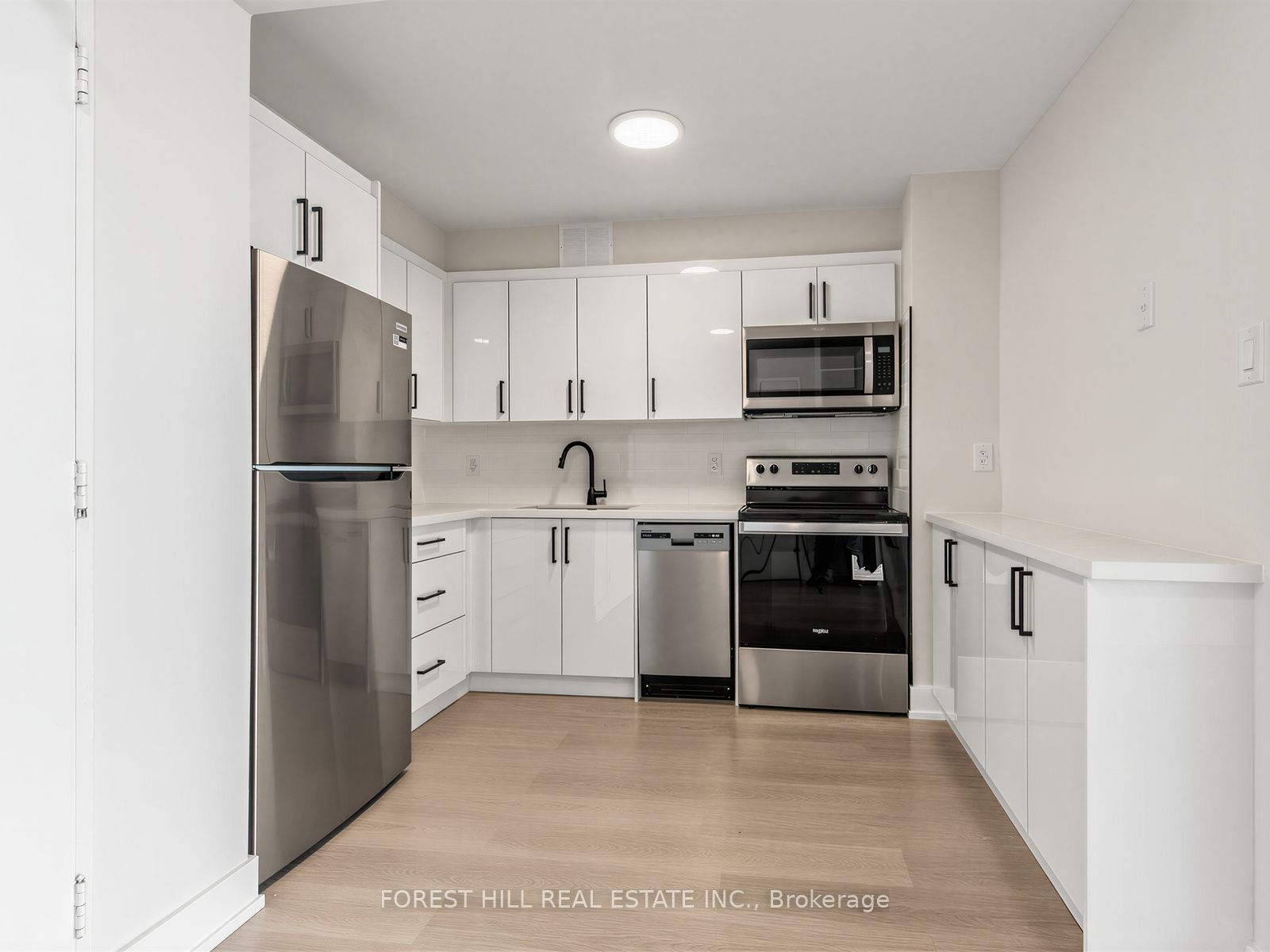 141 Lyon Court 1201, Toronto, ON M6B 3H2 photo 3