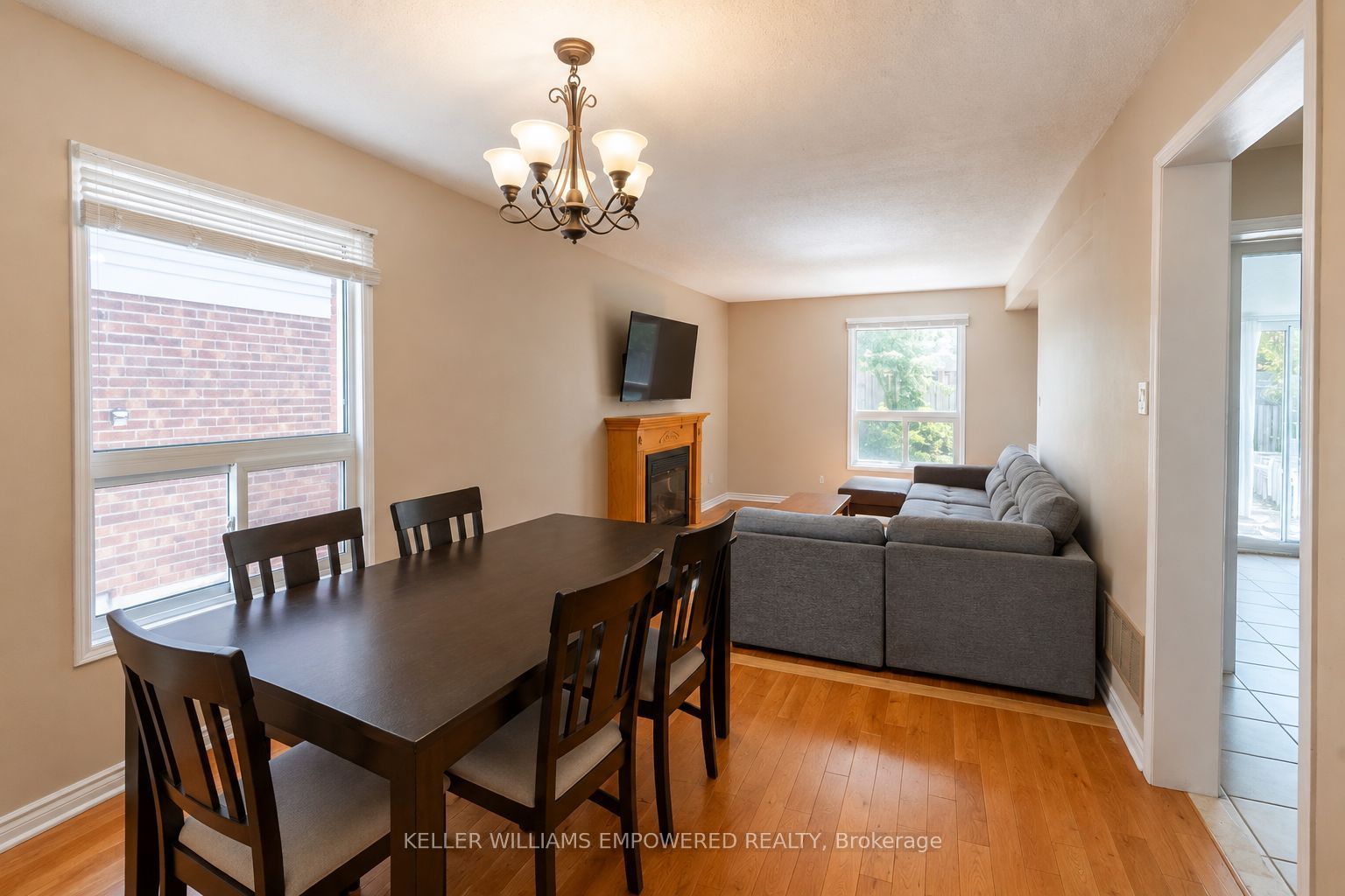 4568 Donegal Drive, Mississauga, ON L5M 4H2 photo 2