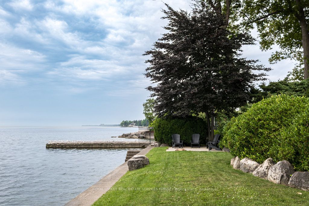 6 Ennisclare Drive W, Oakville, ON L6J 4N2 photo 2