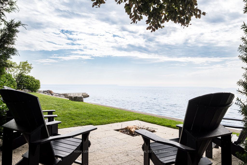 6 Ennisclare Drive W, Oakville, ON L6J 4N2 photo 3