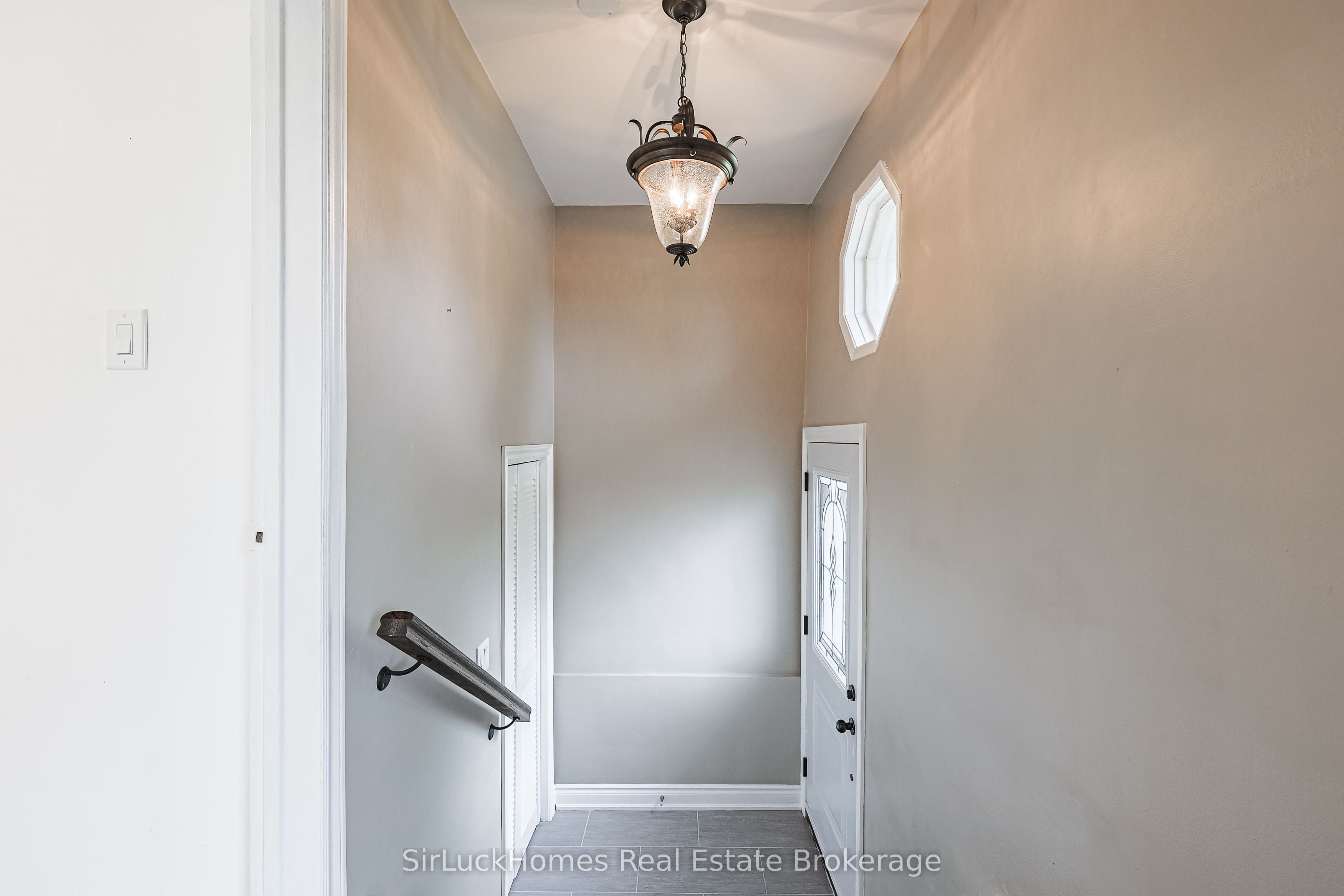 52 Dellbrook Crescent, Toronto, ON M9L 1E2 photo 3