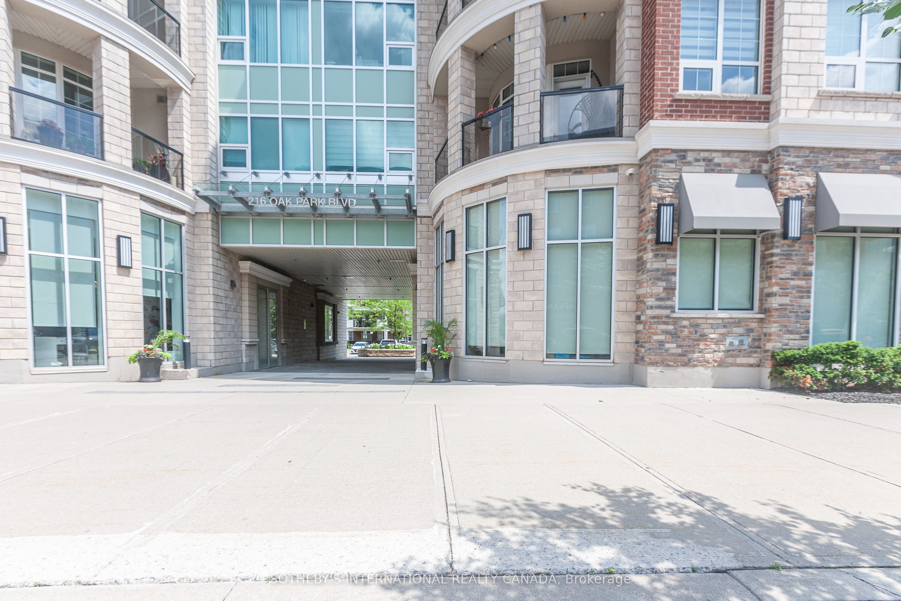 216 Oak Park Boulevard 315, Oakville, ON L6H 0K3