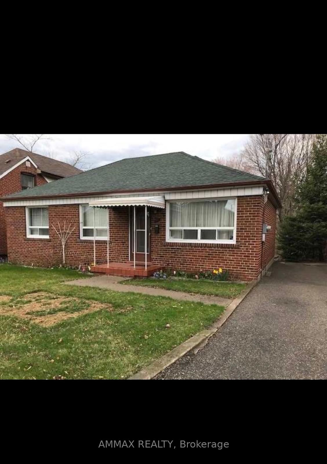 42 Arrowsmith Avenue, Toronto, ON M6M 2W7