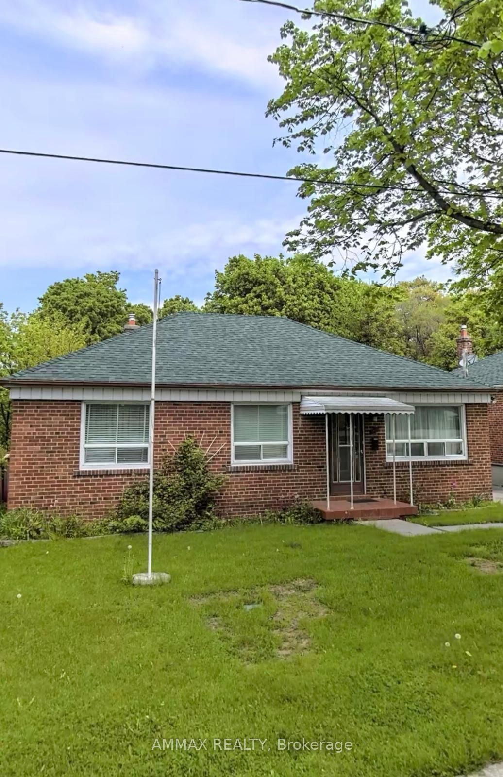 42 Arrowsmith Avenue, Toronto, ON M6M 2W7 photo 5