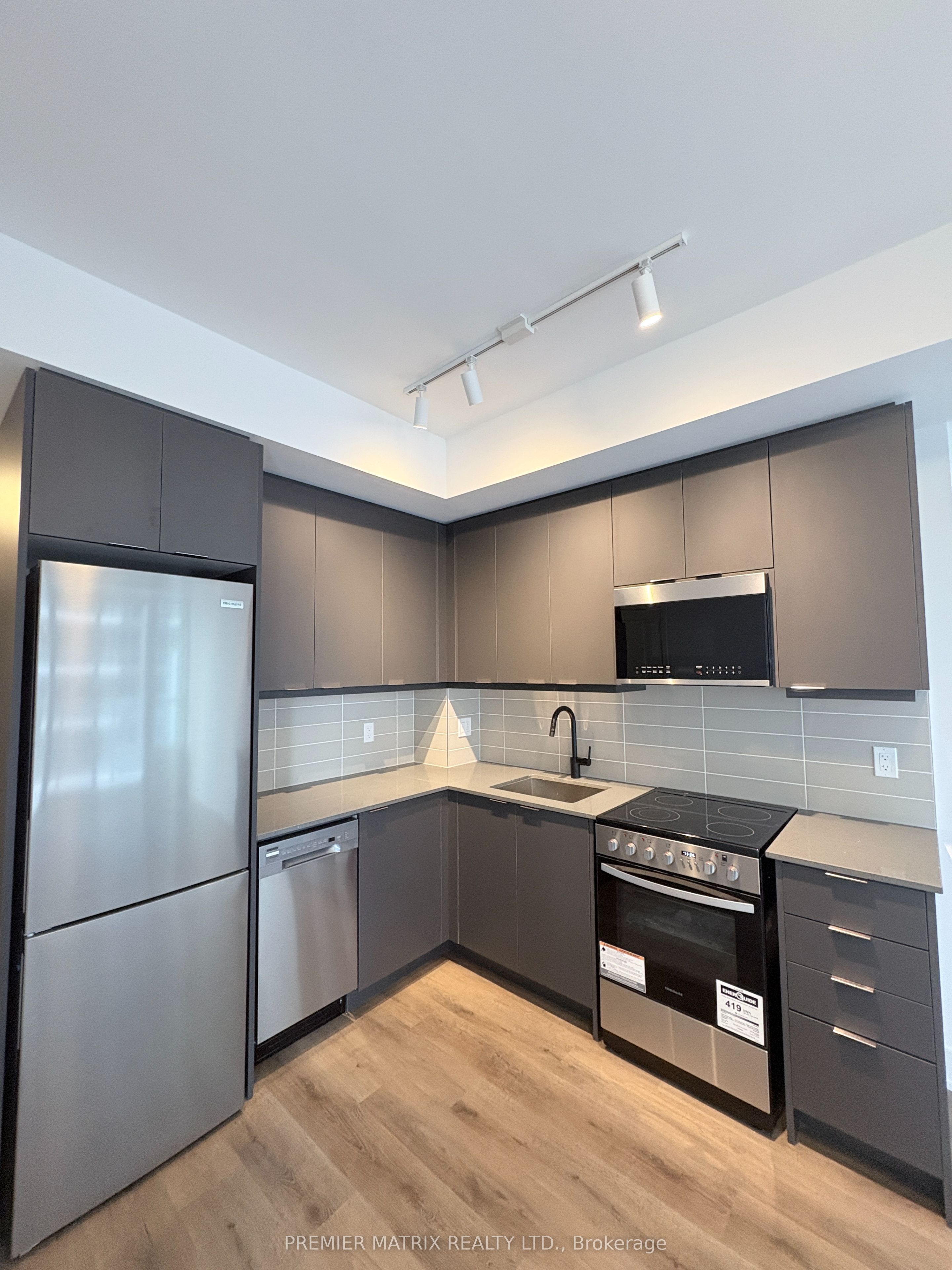 115 Nipissing Road 808A, Milton, ON L9T 1R3 photo 4