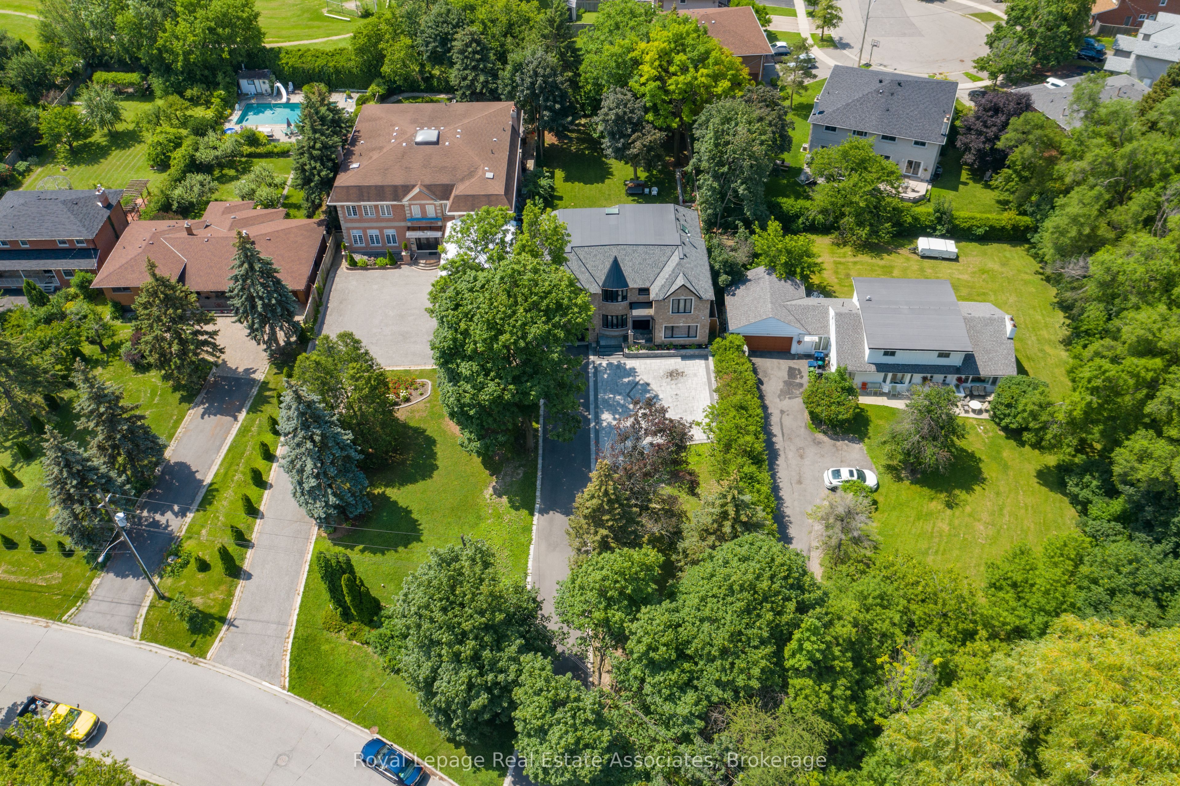 96 Elmcrest Road, Toronto, ON M9C 3R9
