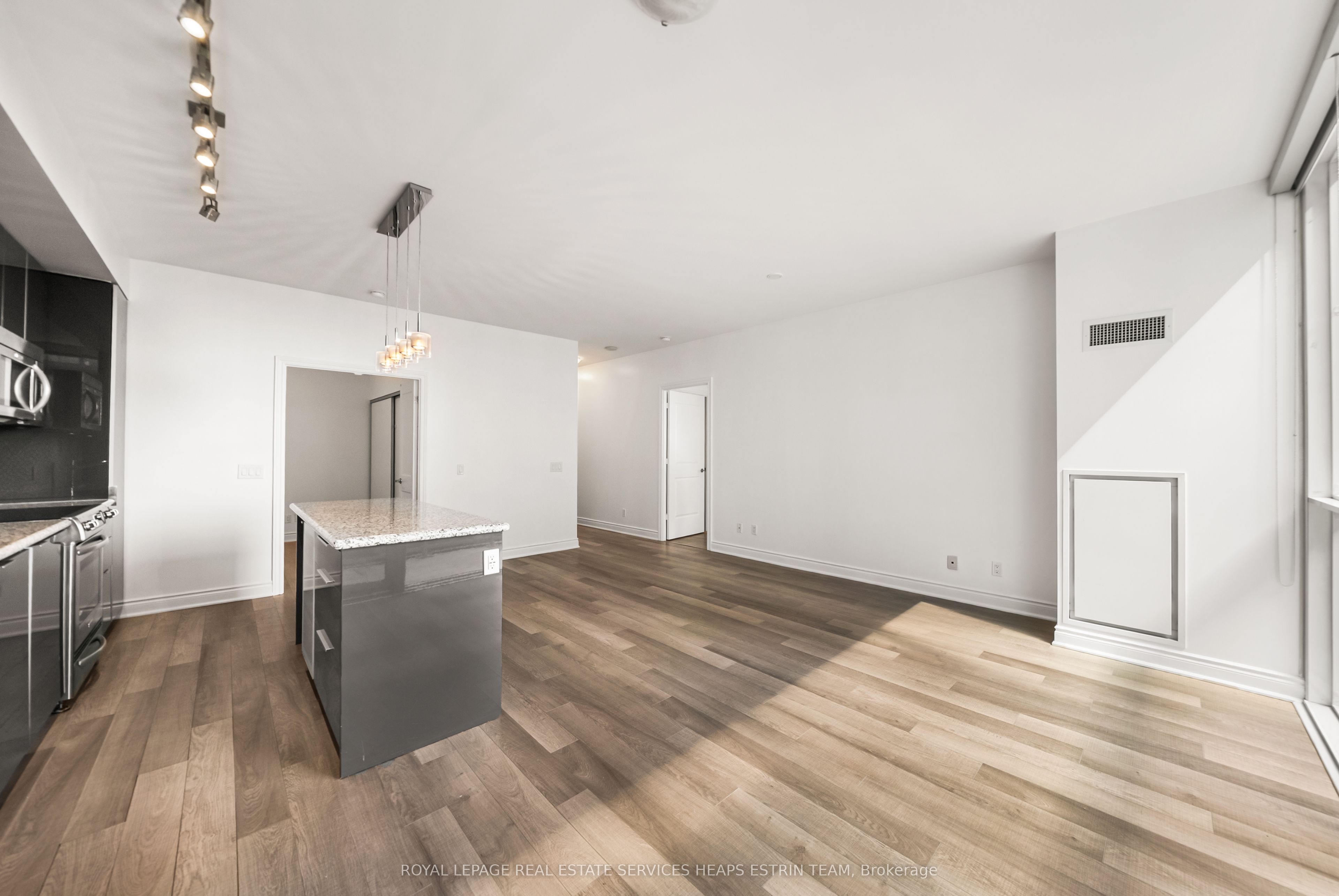 80 Marine Parade Drive 423, Toronto, ON M8V 0A3 photo 3