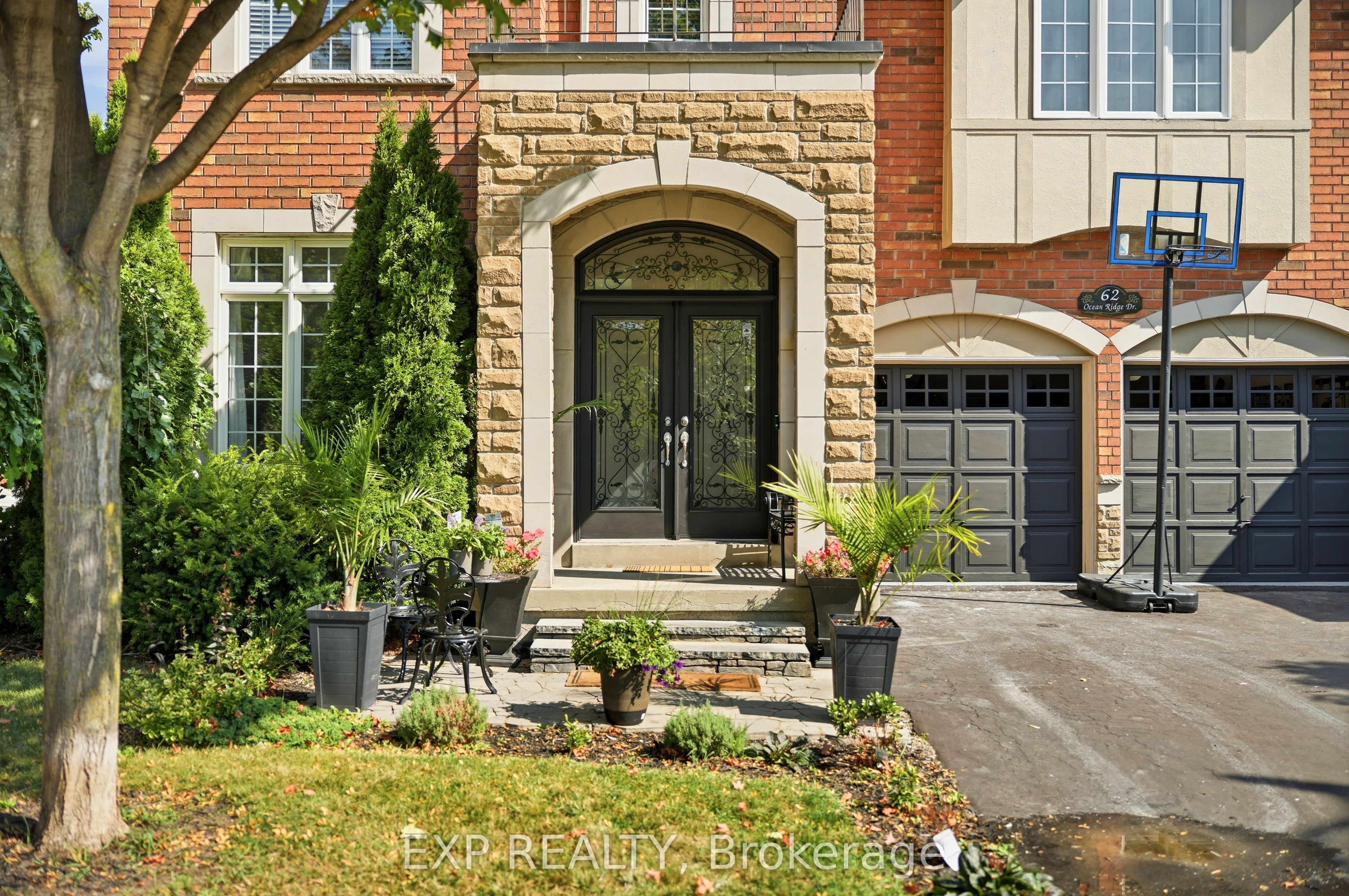 62 Ocean Ridge Drive, Brampton, ON L6R 3L3 photo 2