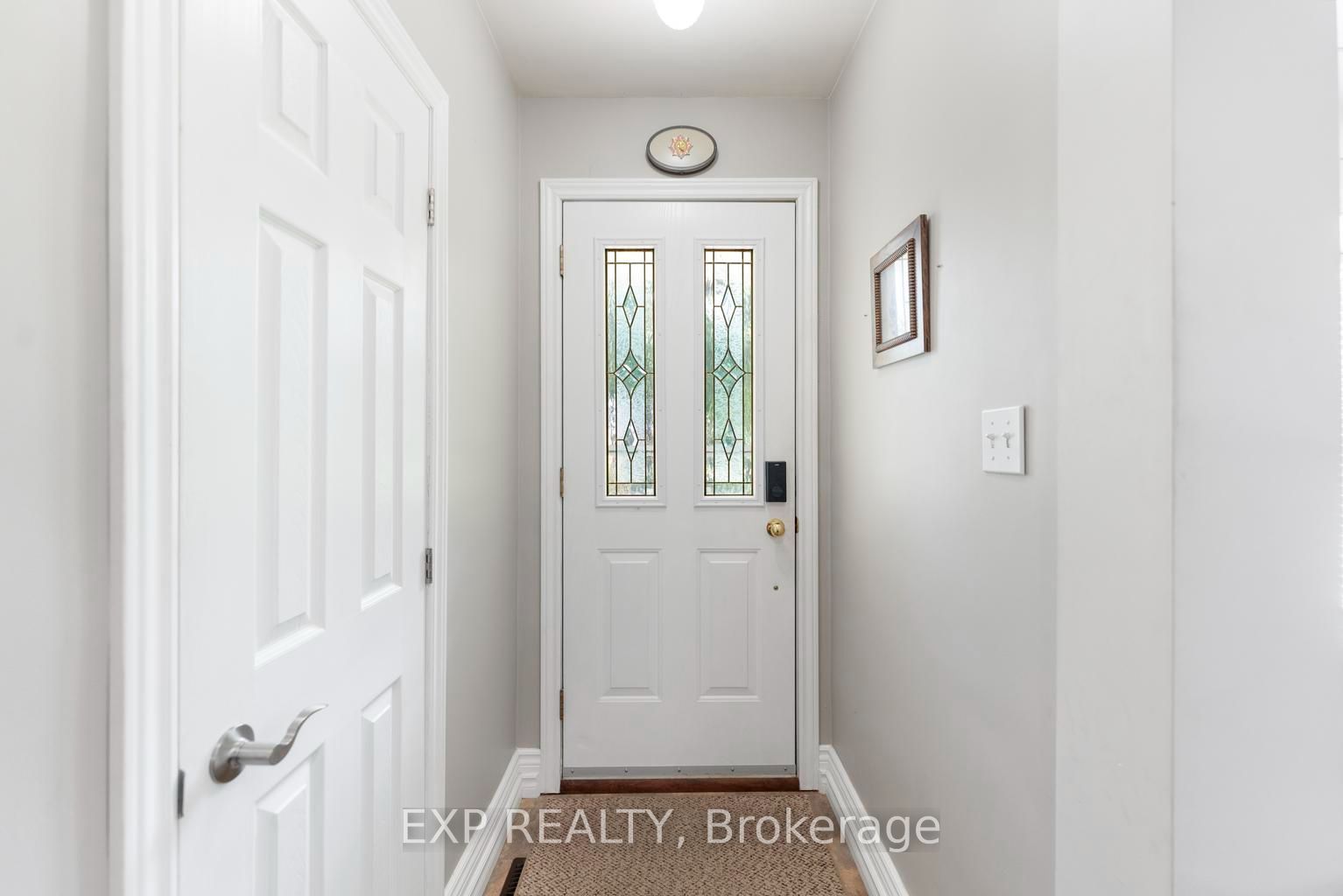 1063 Joan Drive, Burlington, ON L7T 3H3 photo 3