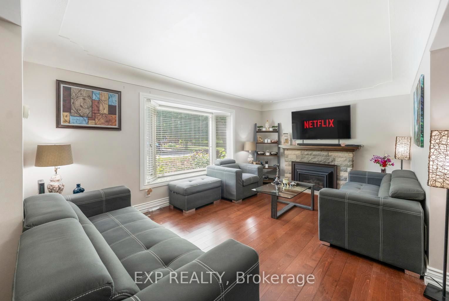 1063 Joan Drive, Burlington, ON L7T 3H3 photo 4