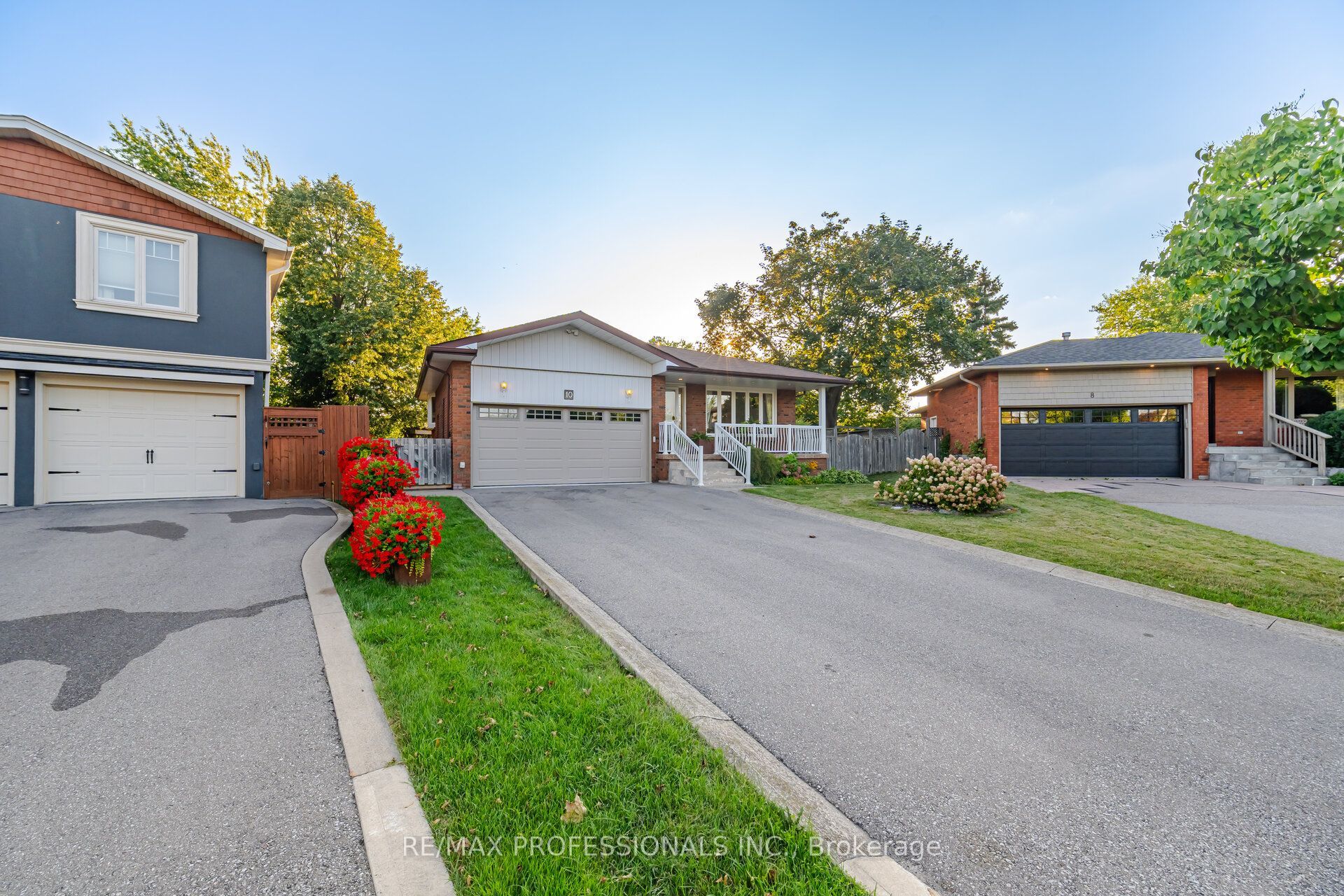 10 Hopedale Court, Mississauga, ON L5M 2E9 photo 2