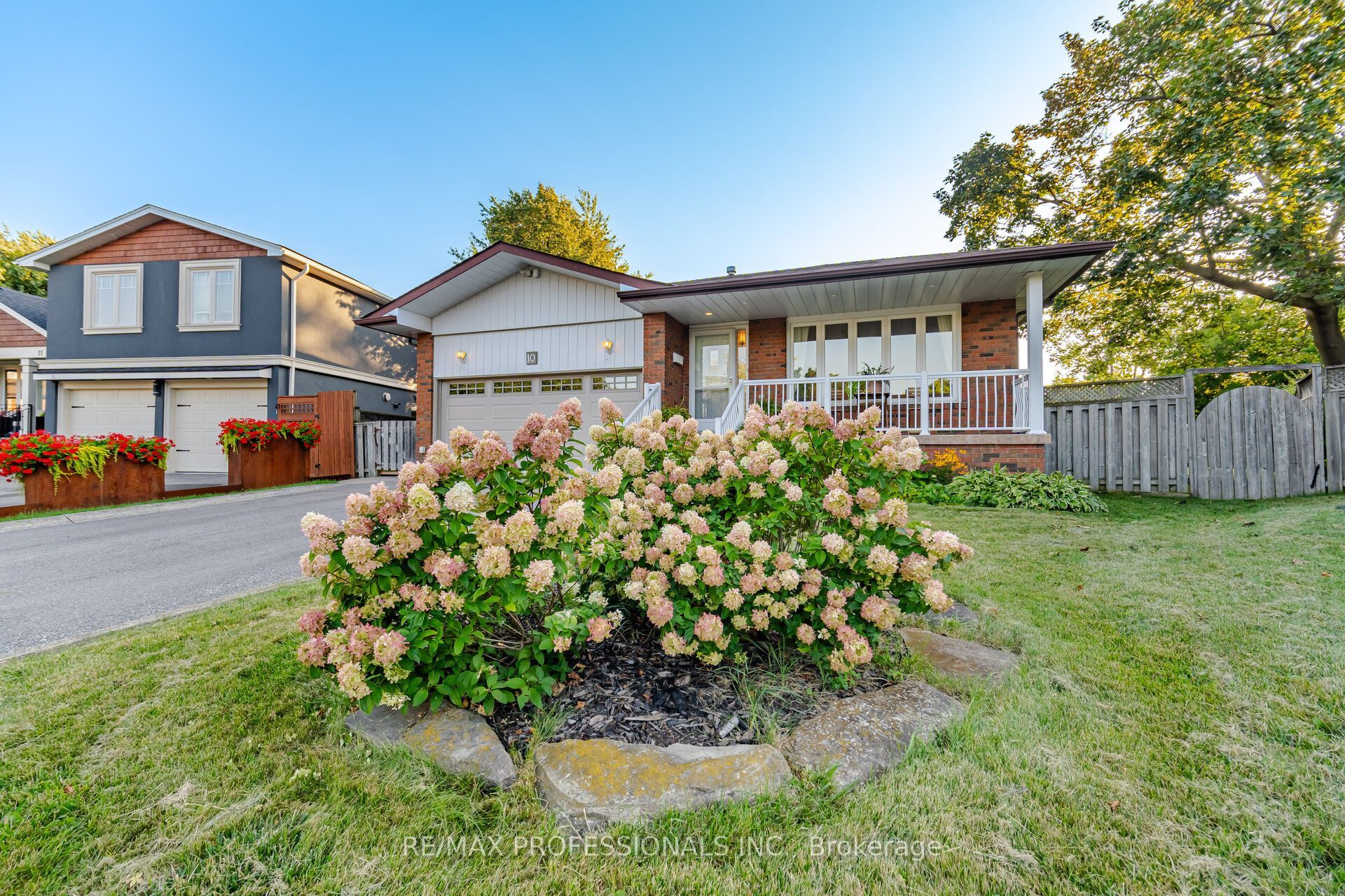 10 Hopedale Court, Mississauga, ON L5M 2E9 photo 3