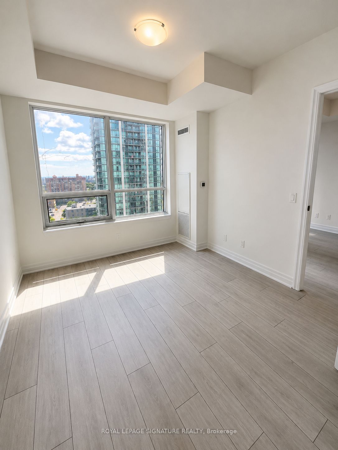 30 Elm Drive 1307, Mississauga, ON L5B 0N6 photo 3