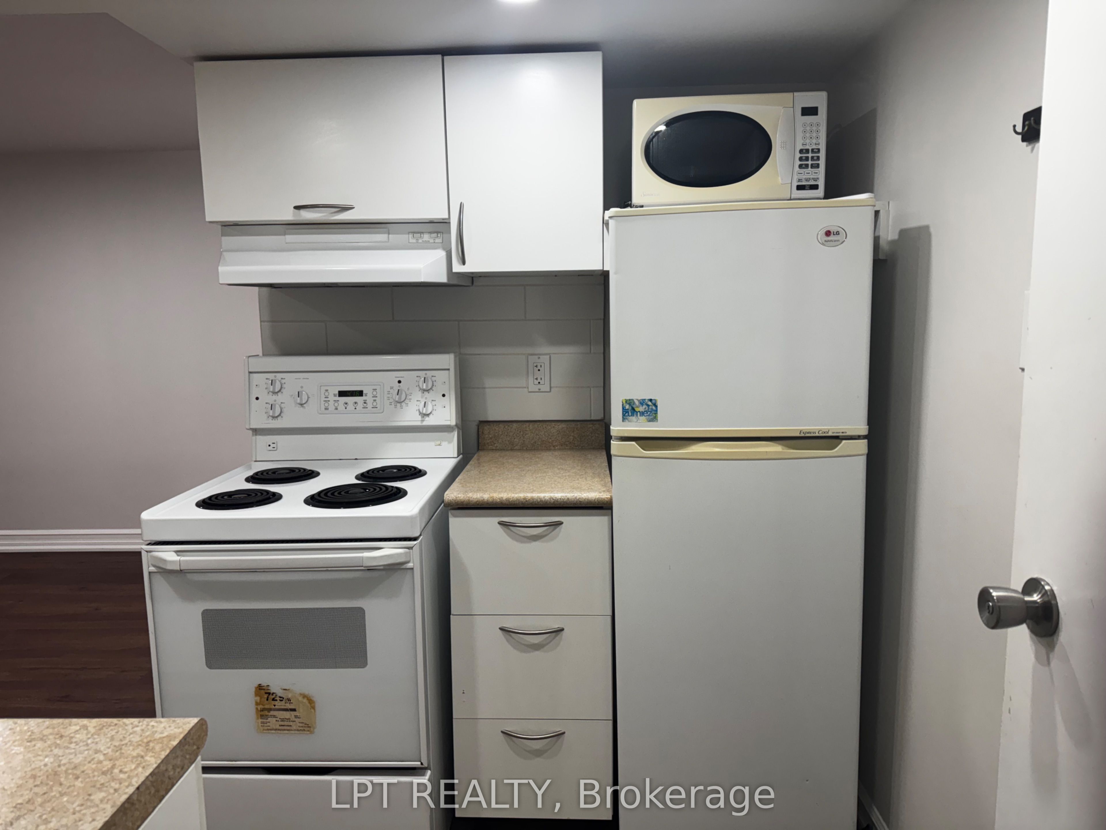 17 Alabaster Drive, Brampton, ON L6V 4E5 photo 4
