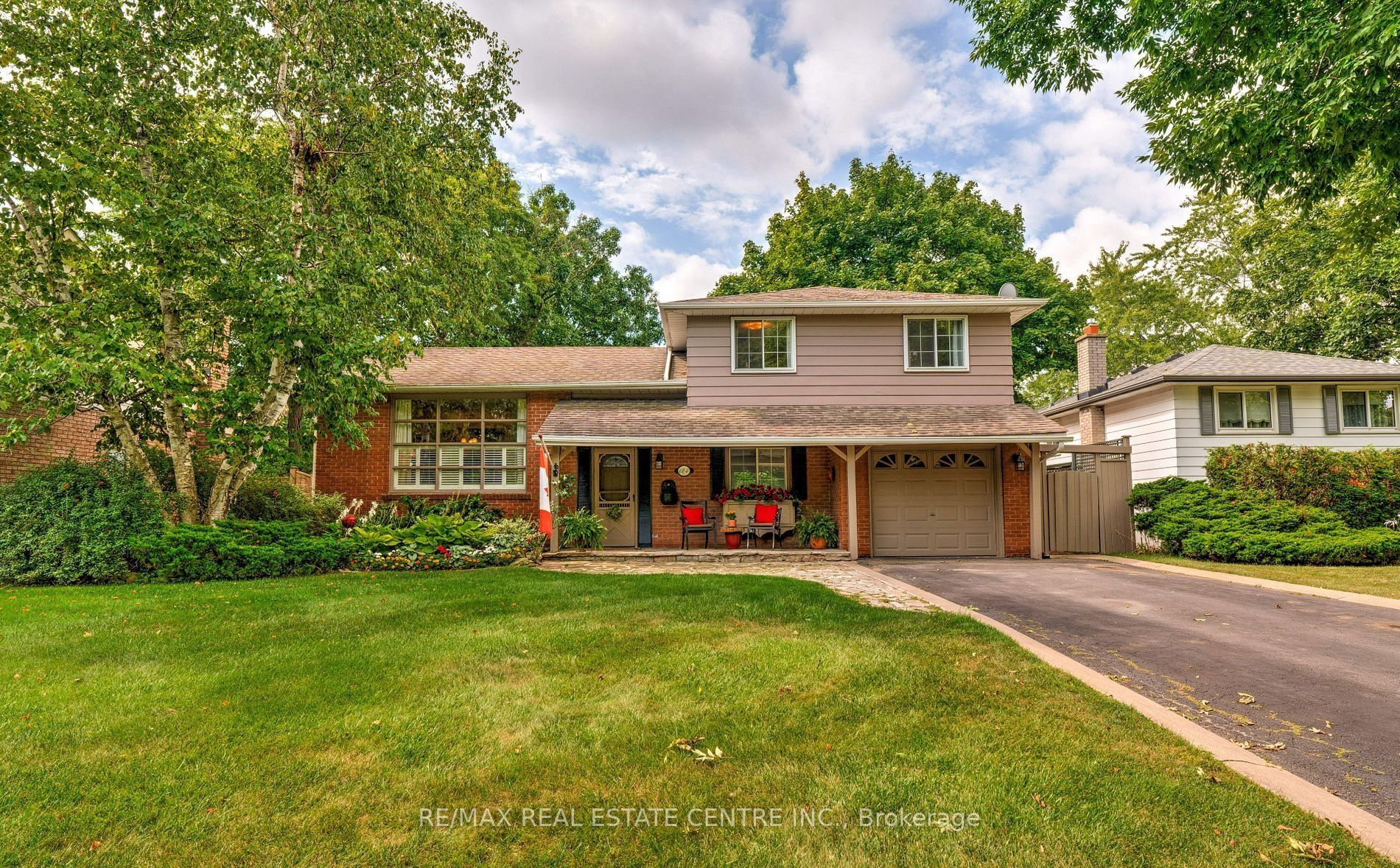 124 Ulster Drive, Oakville, ON L6L 3P2