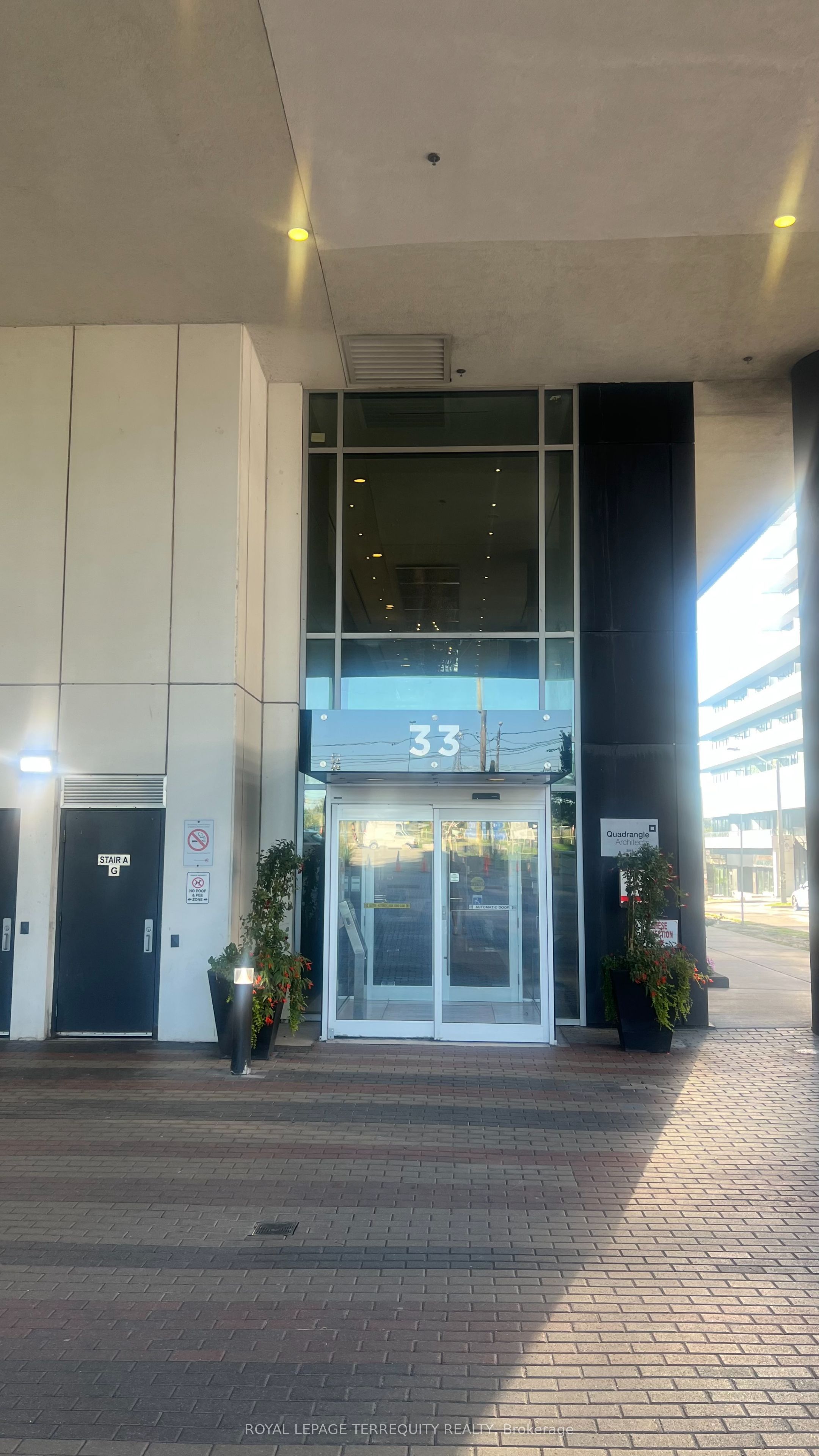 33 Shore Breeze Drive 1303, Toronto, ON M8V 0G1 photo 2