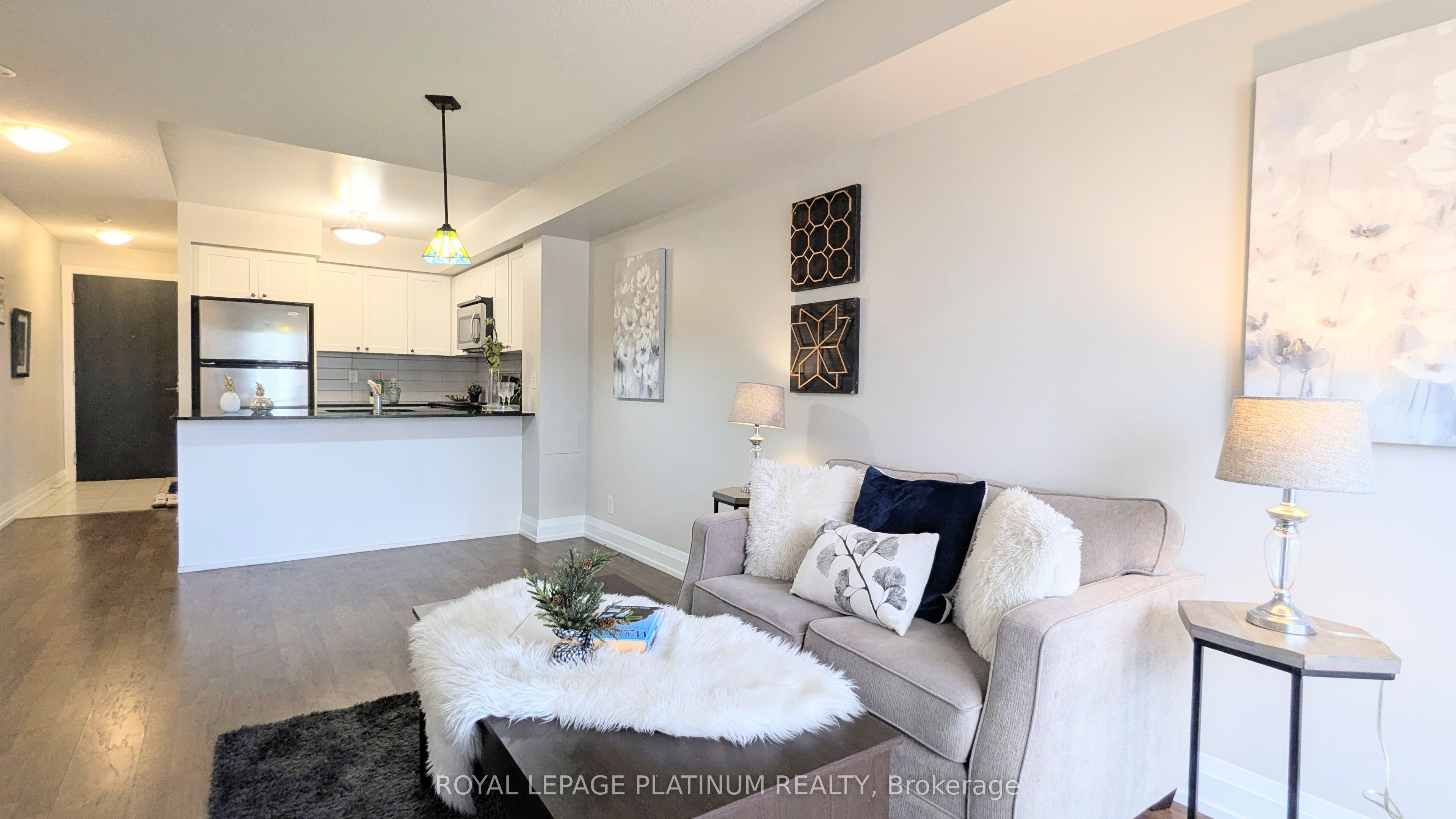 1070 Sheppard Avenue W 503, Toronto, ON M3J 0G8 photo 2
