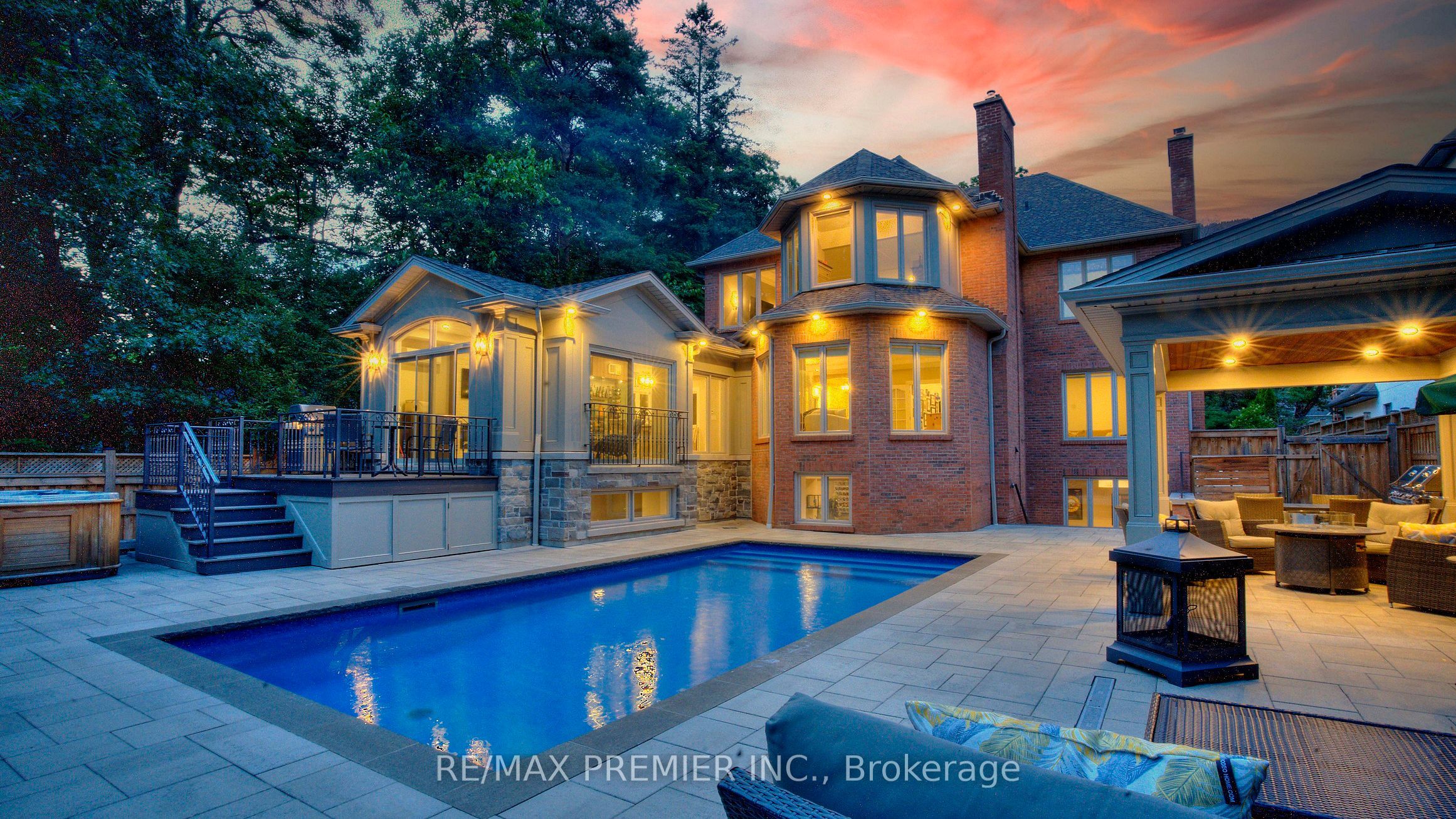 2064 Dickson Road, Mississauga, ON L5B 1Y6 photo 3