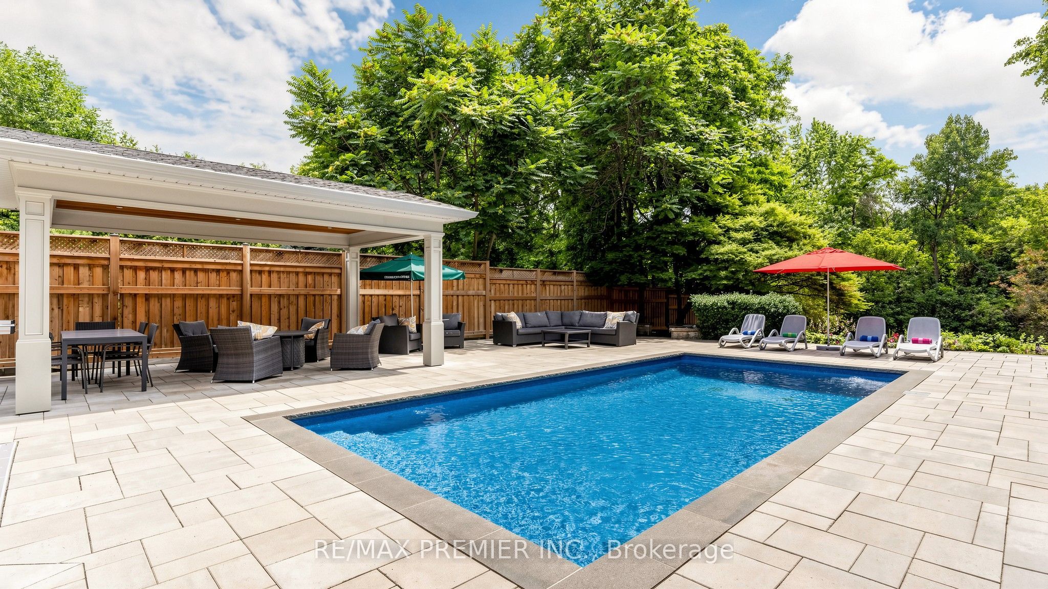 2064 Dickson Road, Mississauga, ON L5B 1Y6 photo 4