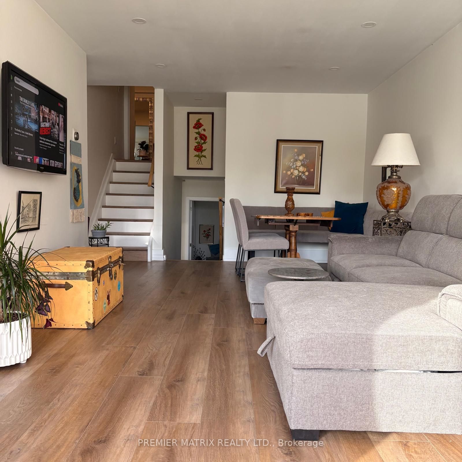 19 Beckenham Court, Toronto, ON M9C 3K8 photo 2