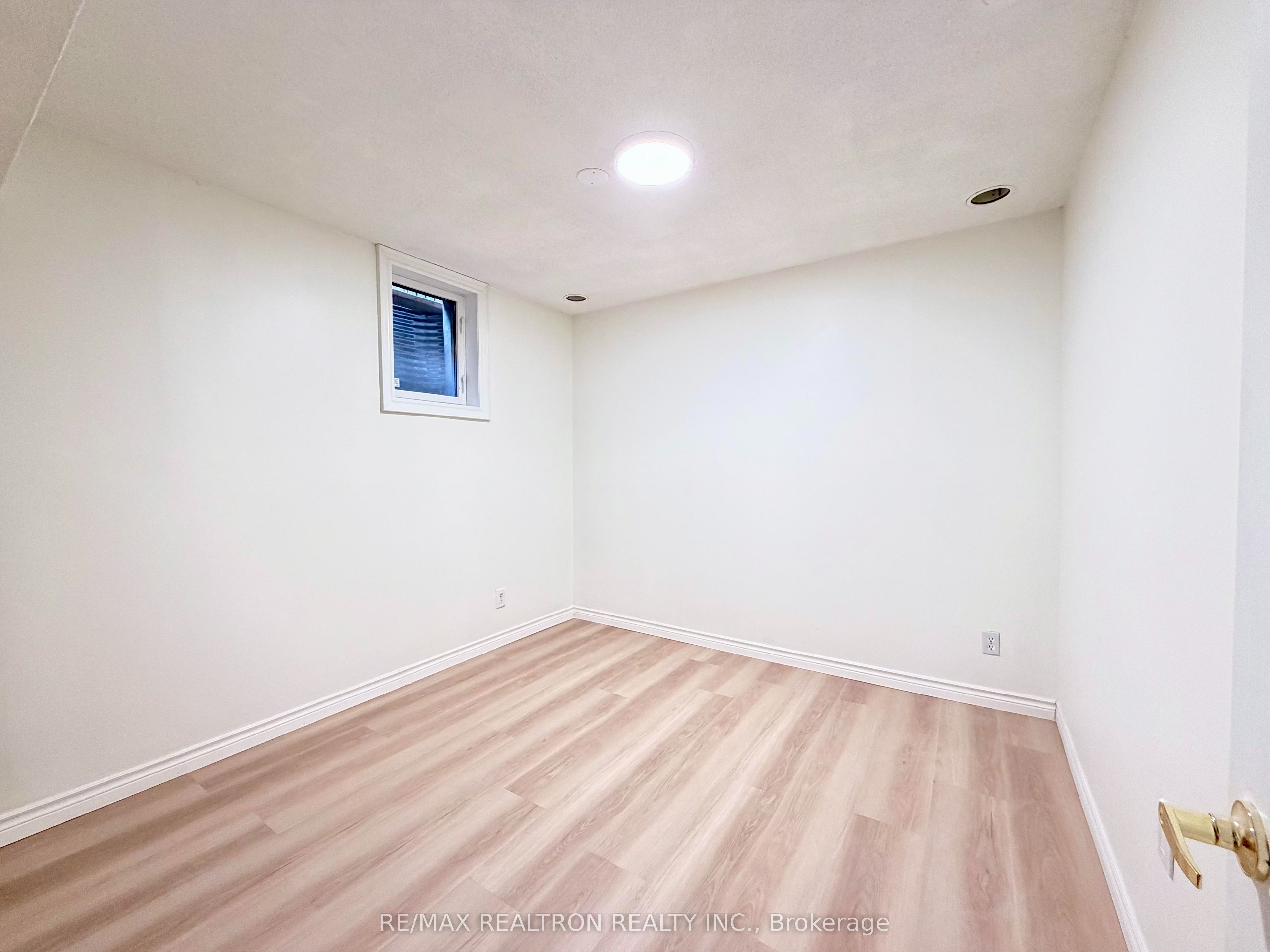 3948 Midhurst Lane Basement, Mississauga, ON L4Z 1C7 photo 3
