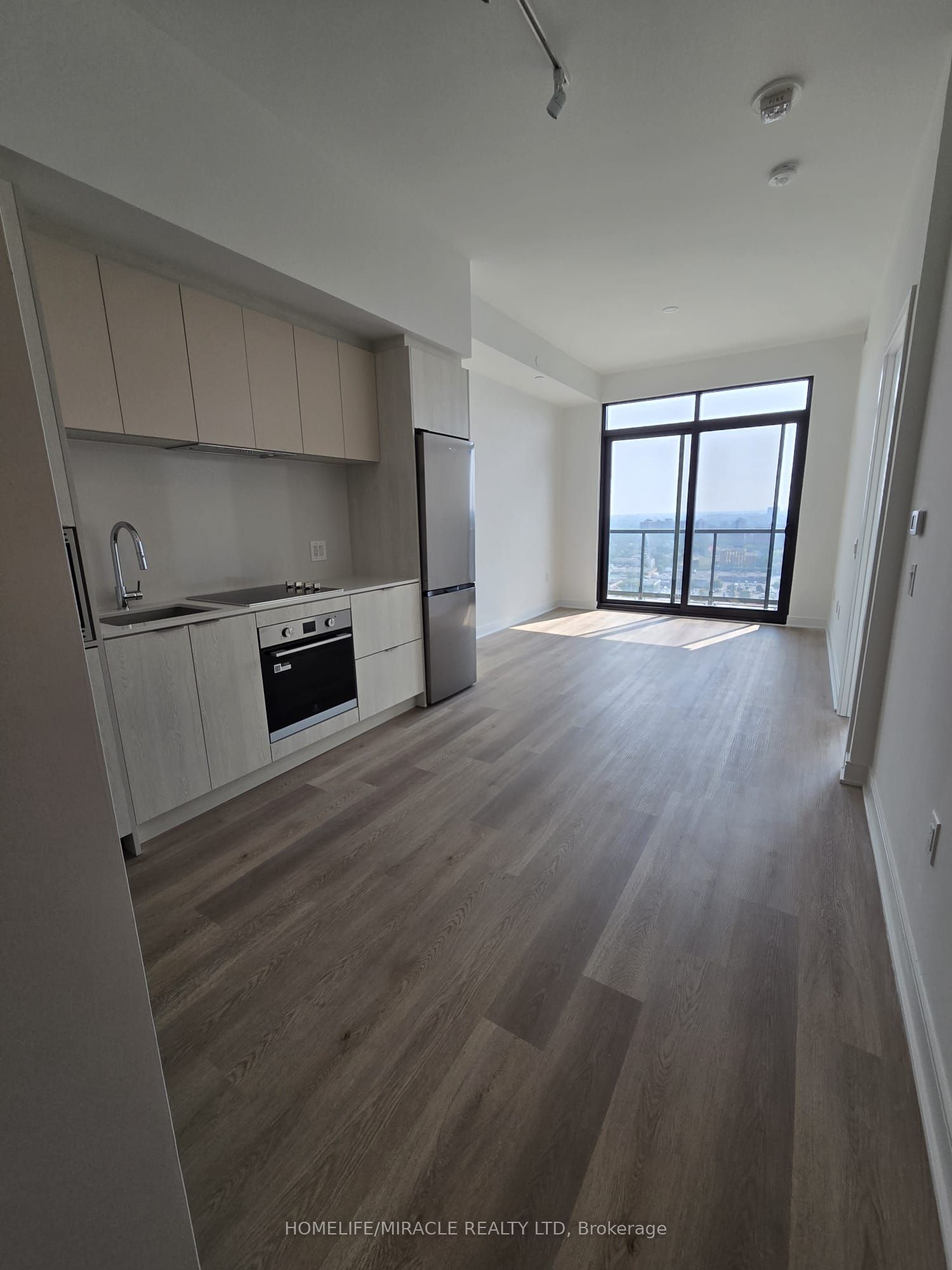 86 Dundas Street E 1715, Mississauga, ON L5A 0B1
