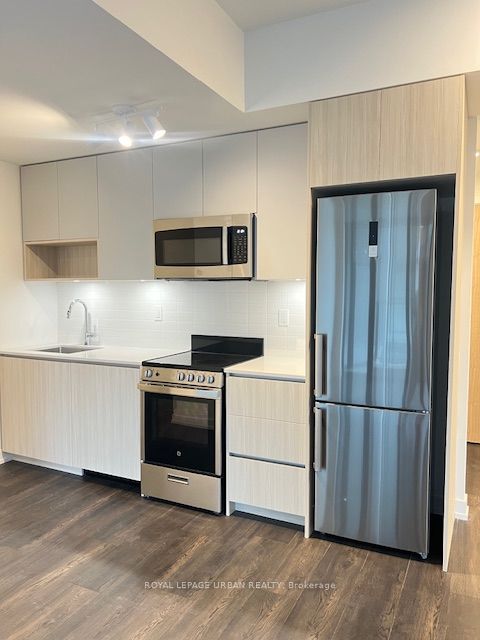 799 The Queensway 821, Toronto, ON M8Z 6A8 photo 4