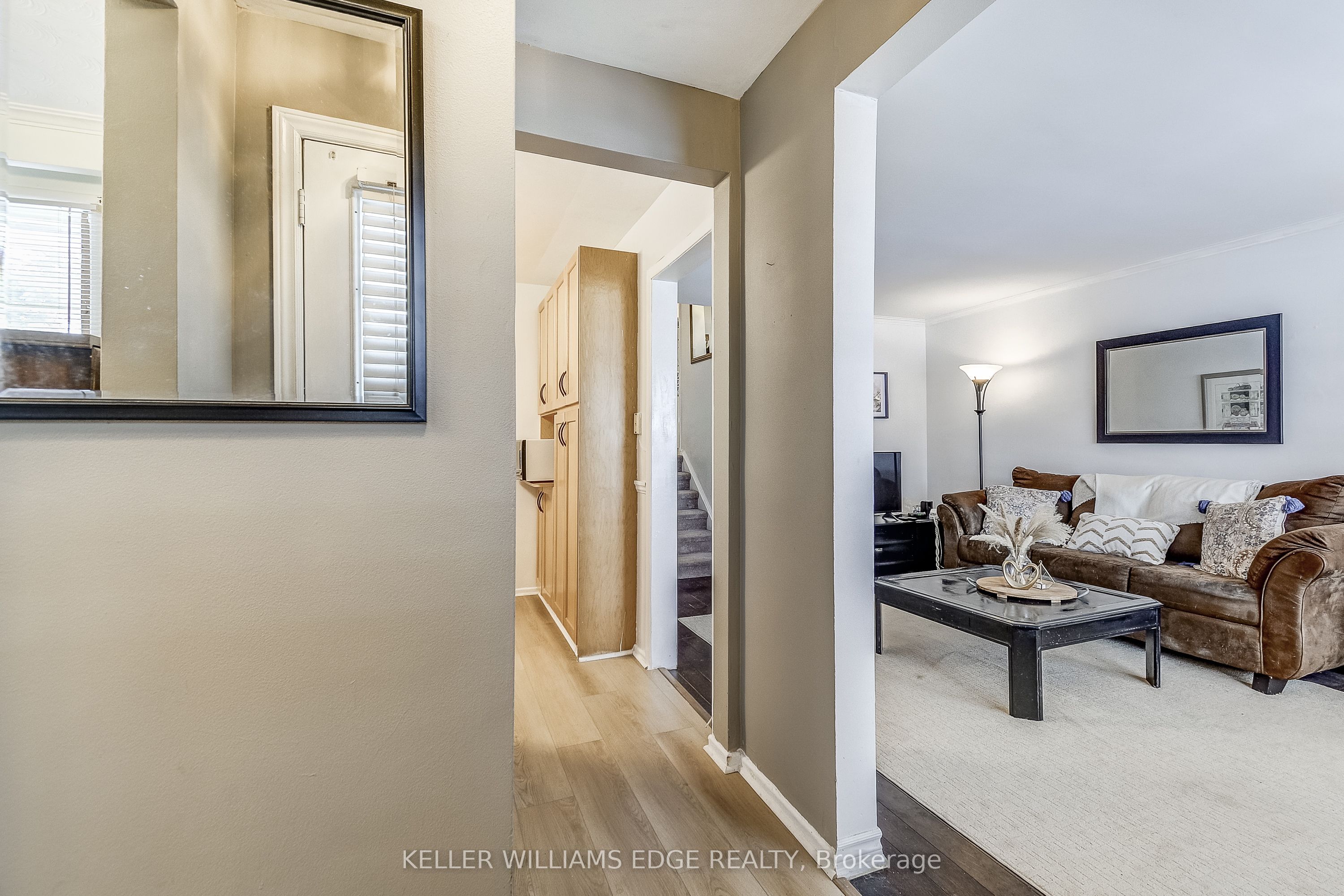 2145 Sandringham Drive, Burlington, ON L7P 1T8 photo 3