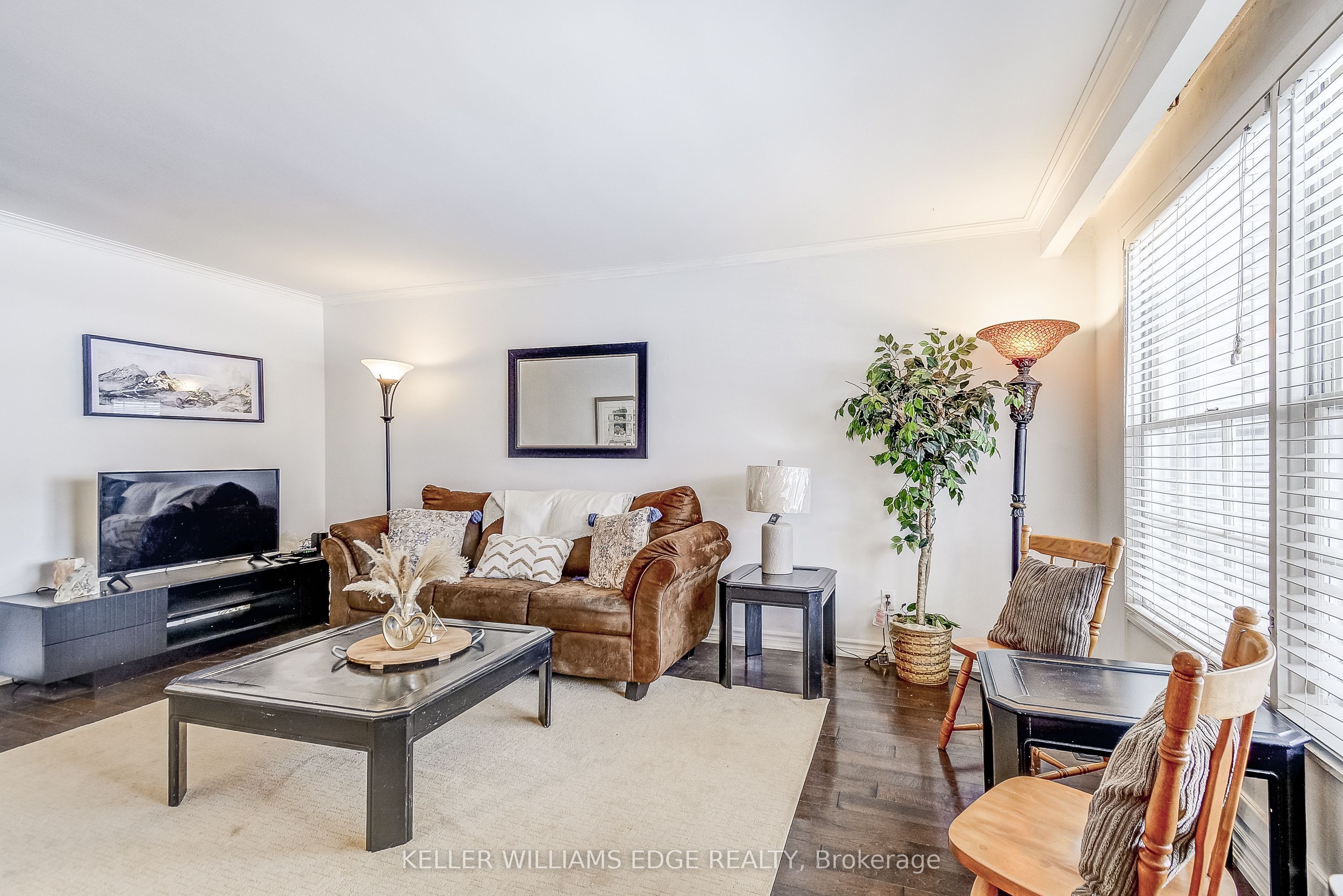 2145 Sandringham Drive, Burlington, ON L7P 1T8 photo 4