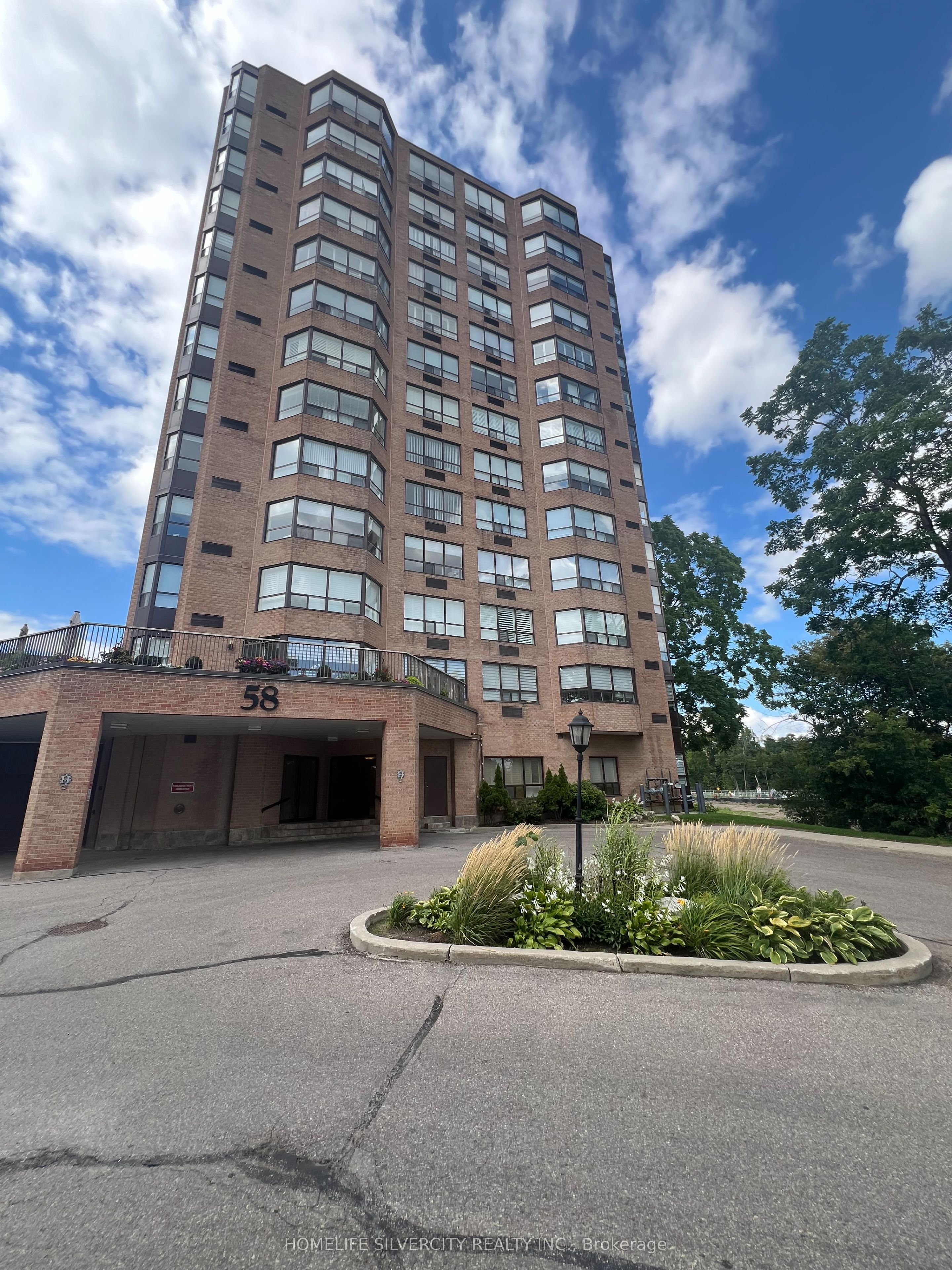 58 Church Street E 1002, Brampton, ON L6V 4A8 photo 2