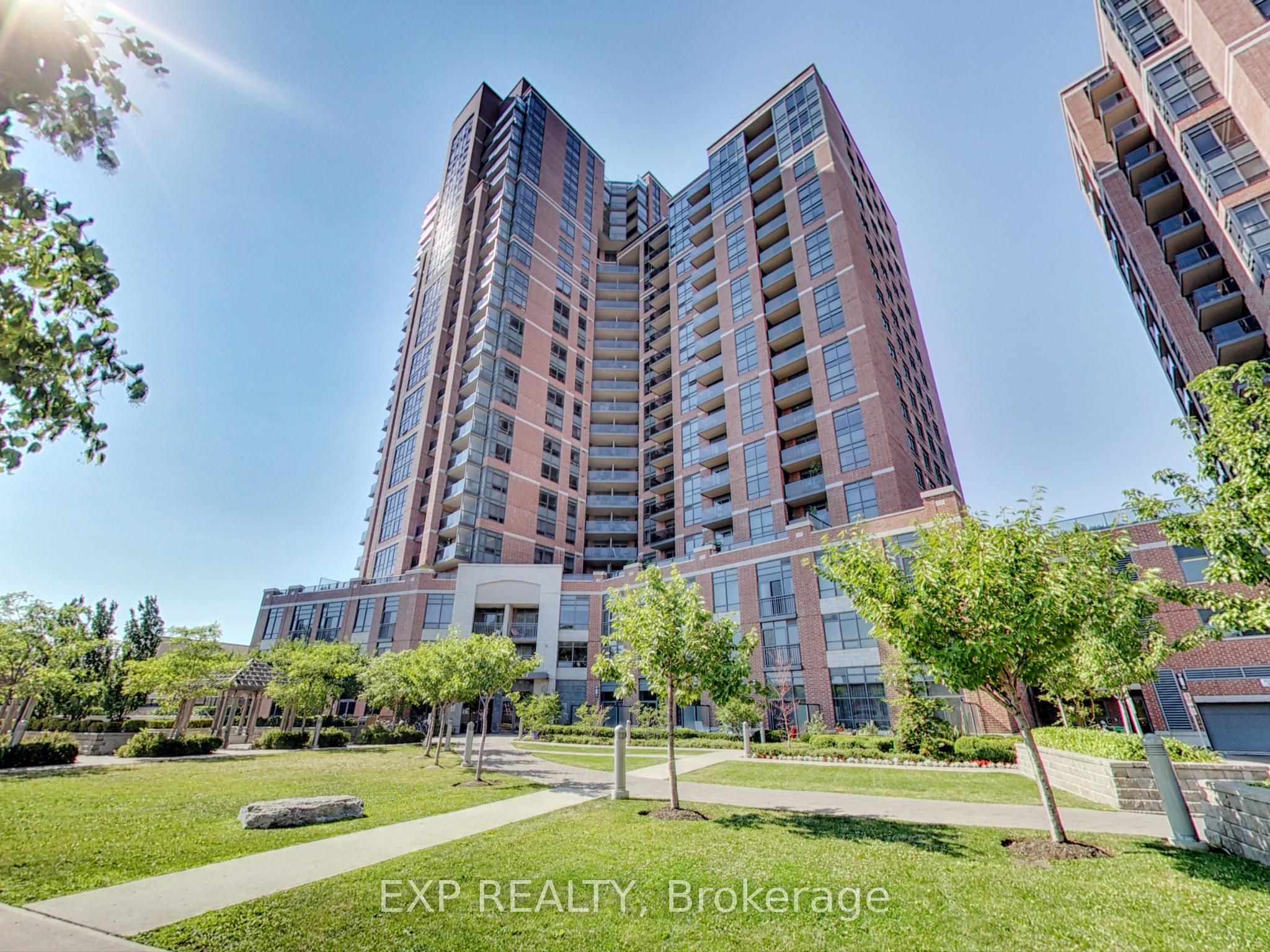 61 Heintzman Street 604, Toronto, ON M6P 5A2