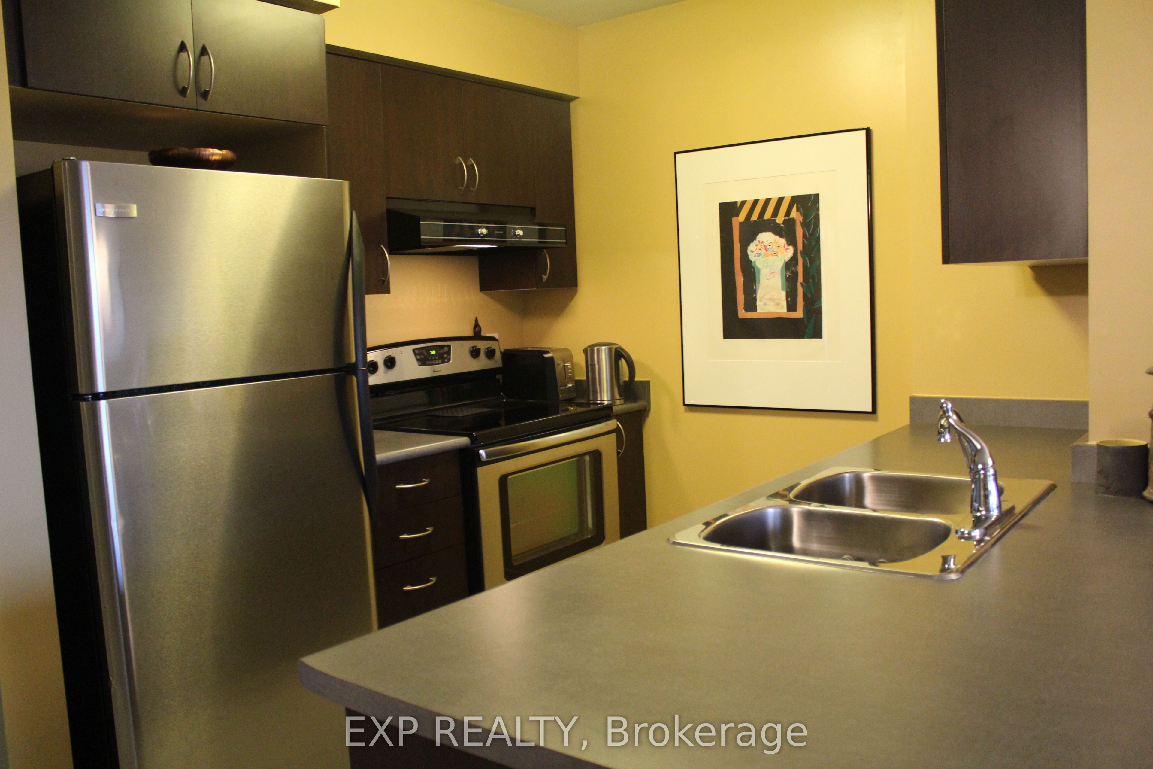 61 Heintzman Street 604, Toronto, ON M6P 5A2 photo 4