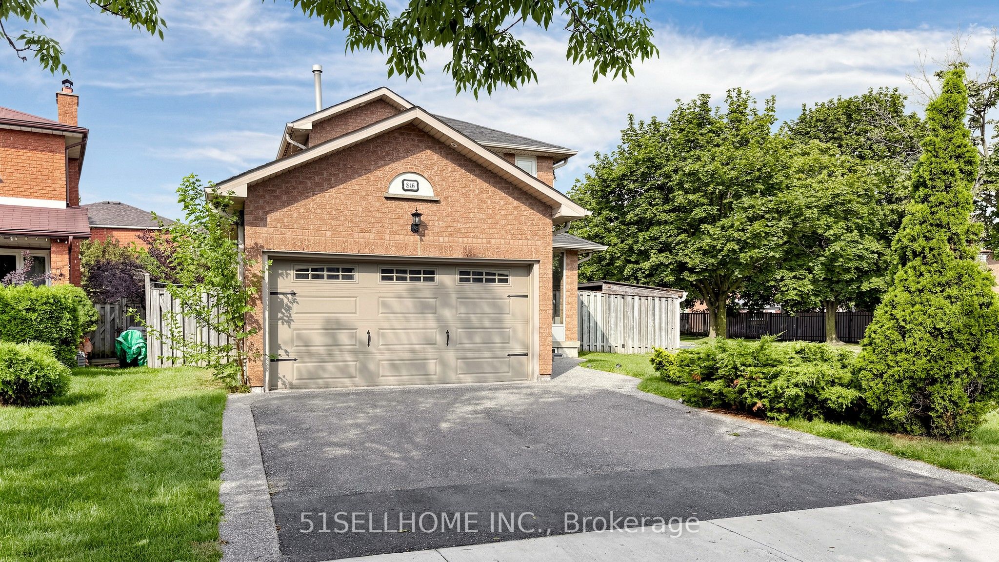 846 Savoy Crescent, Mississauga, ON L5R 3C7 photo 2