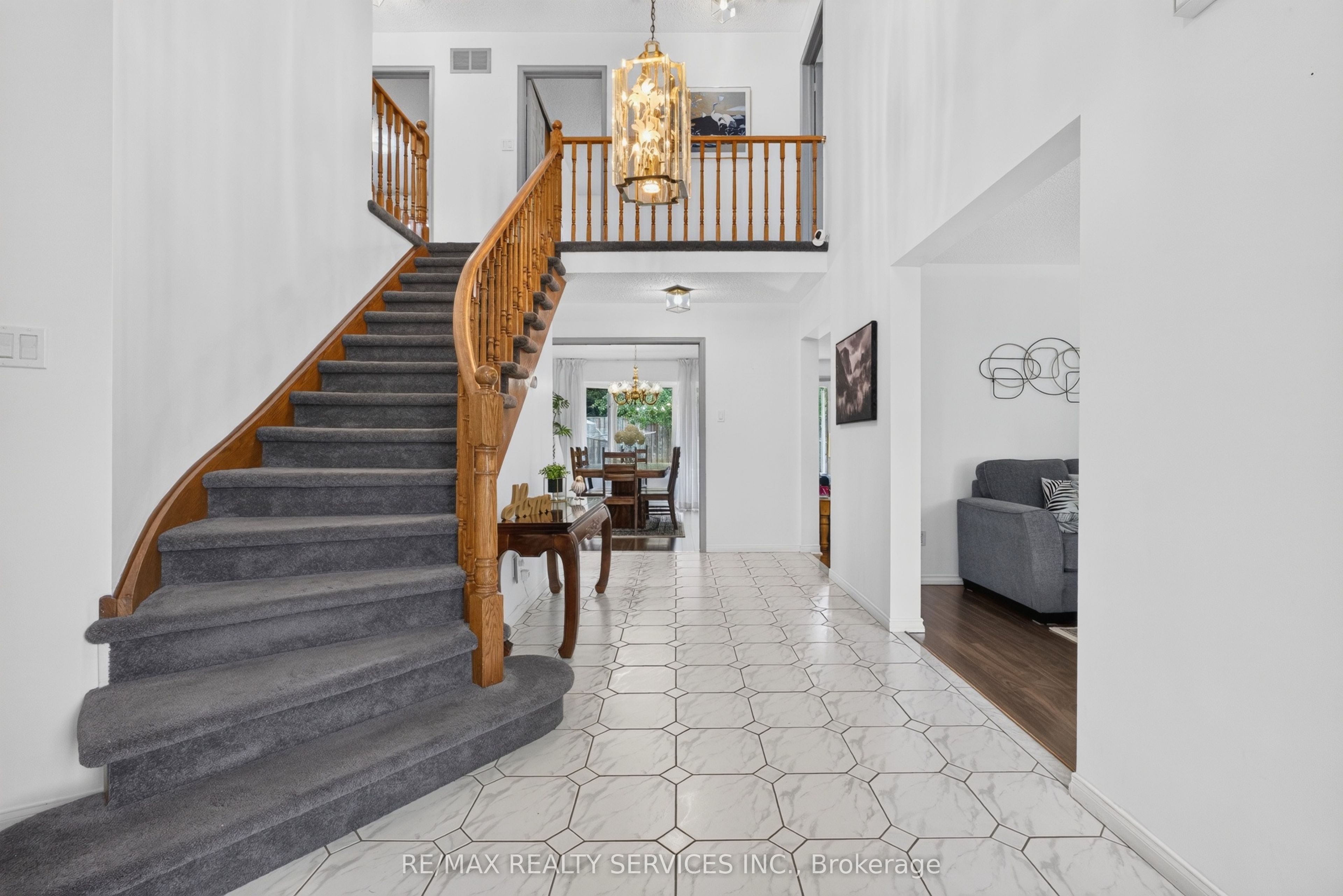 30 Nasmith Street, Brampton, ON L6S 4Z2 photo 3