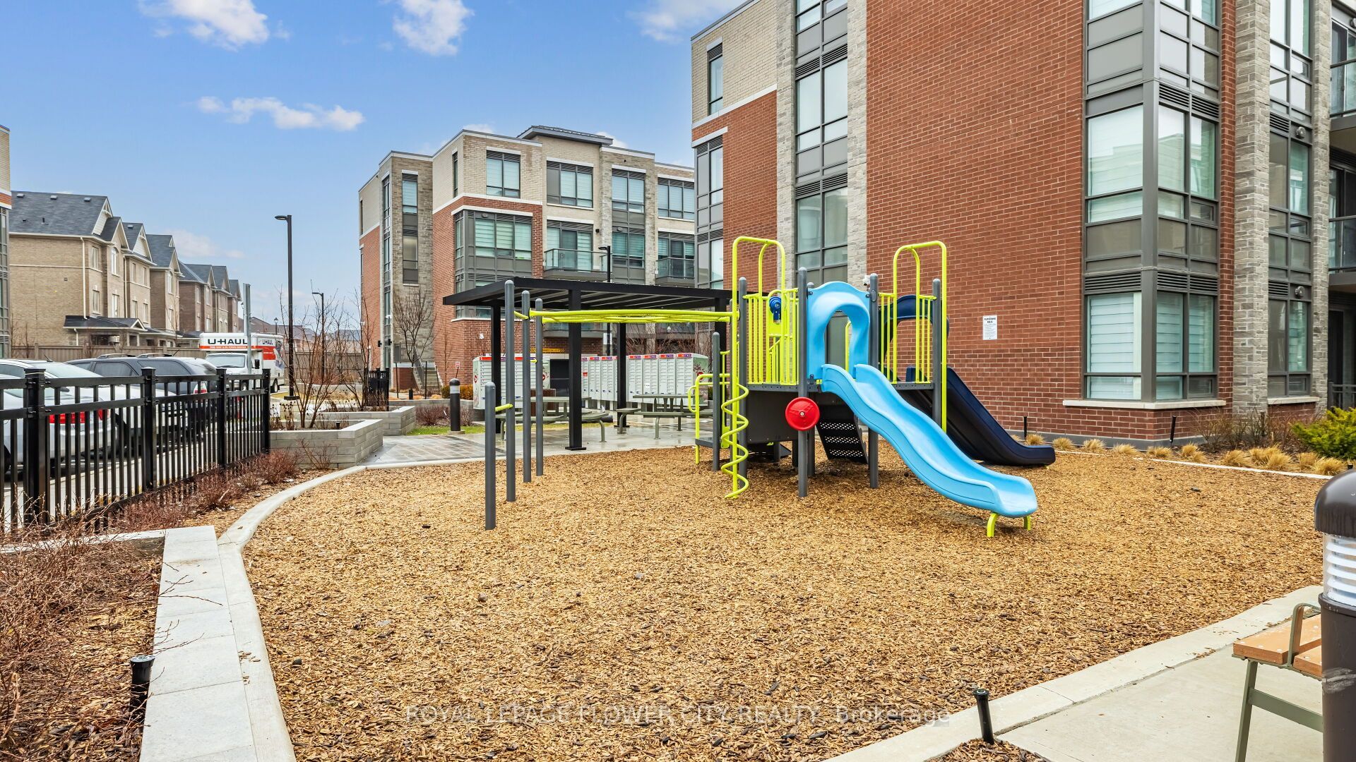 65 Attmar Drive E 253, Brampton, ON L6P 0Y6 photo 3