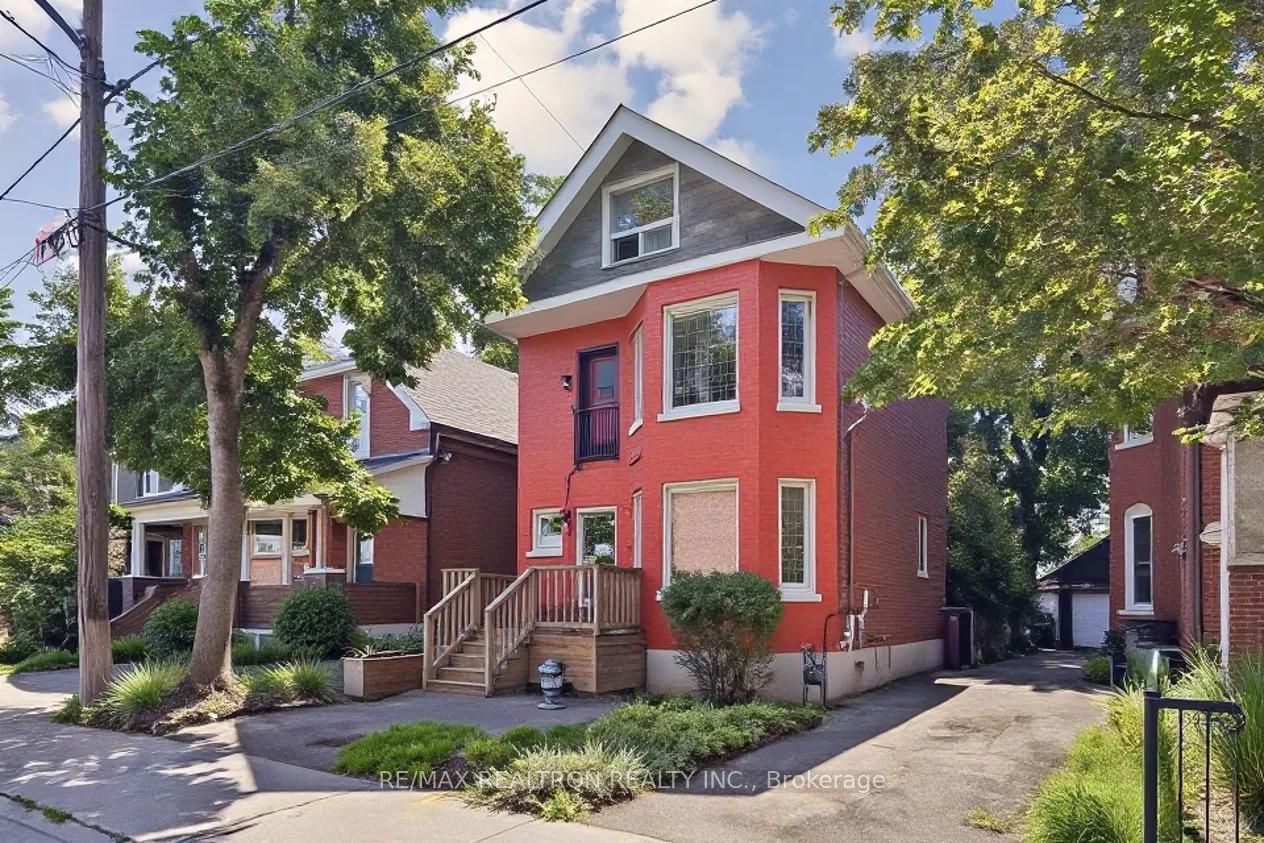 7 Sykes Avenue, Toronto, ON M9N 1C8 photo 2