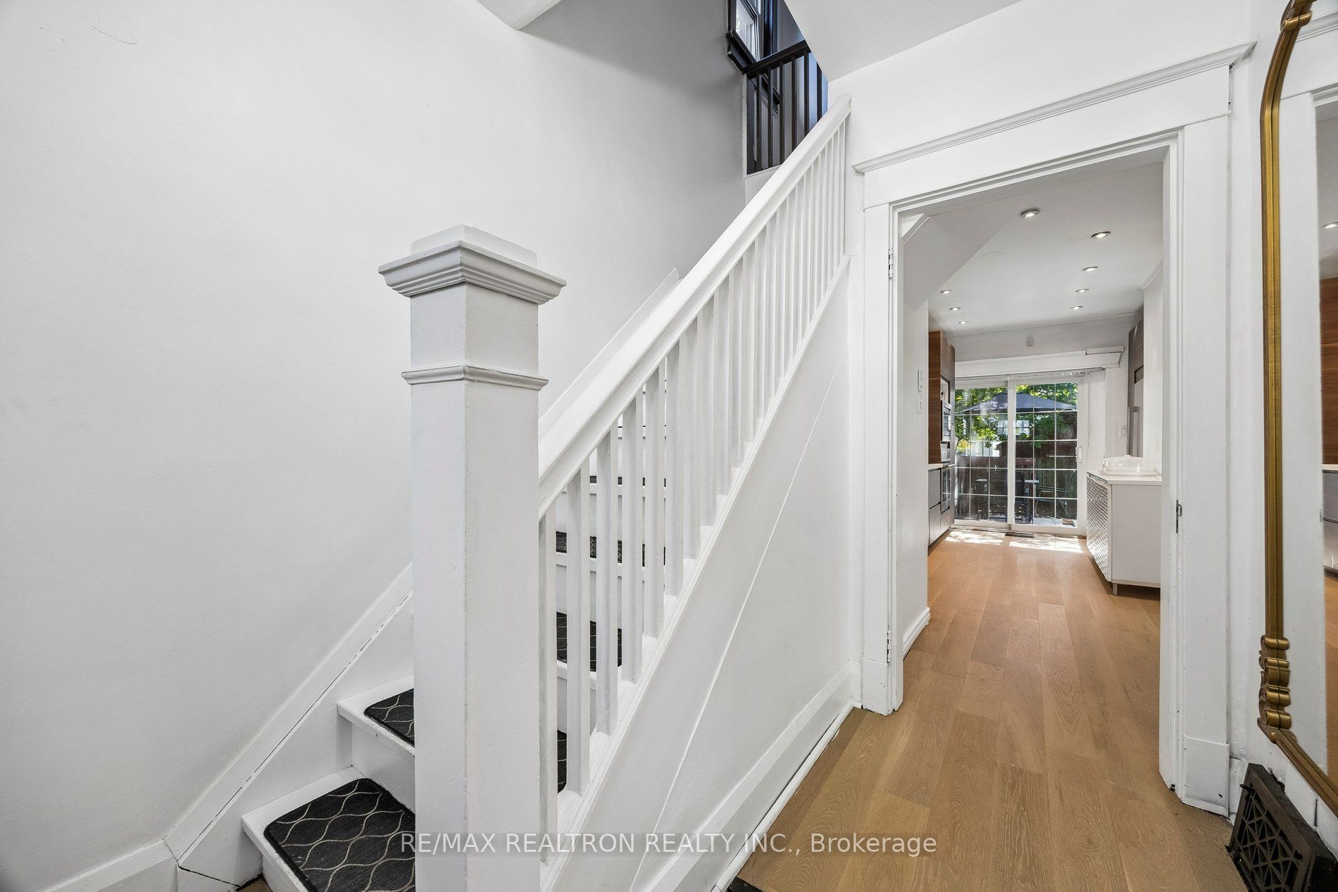 7 Sykes Avenue, Toronto, ON M9N 1C8 photo 3